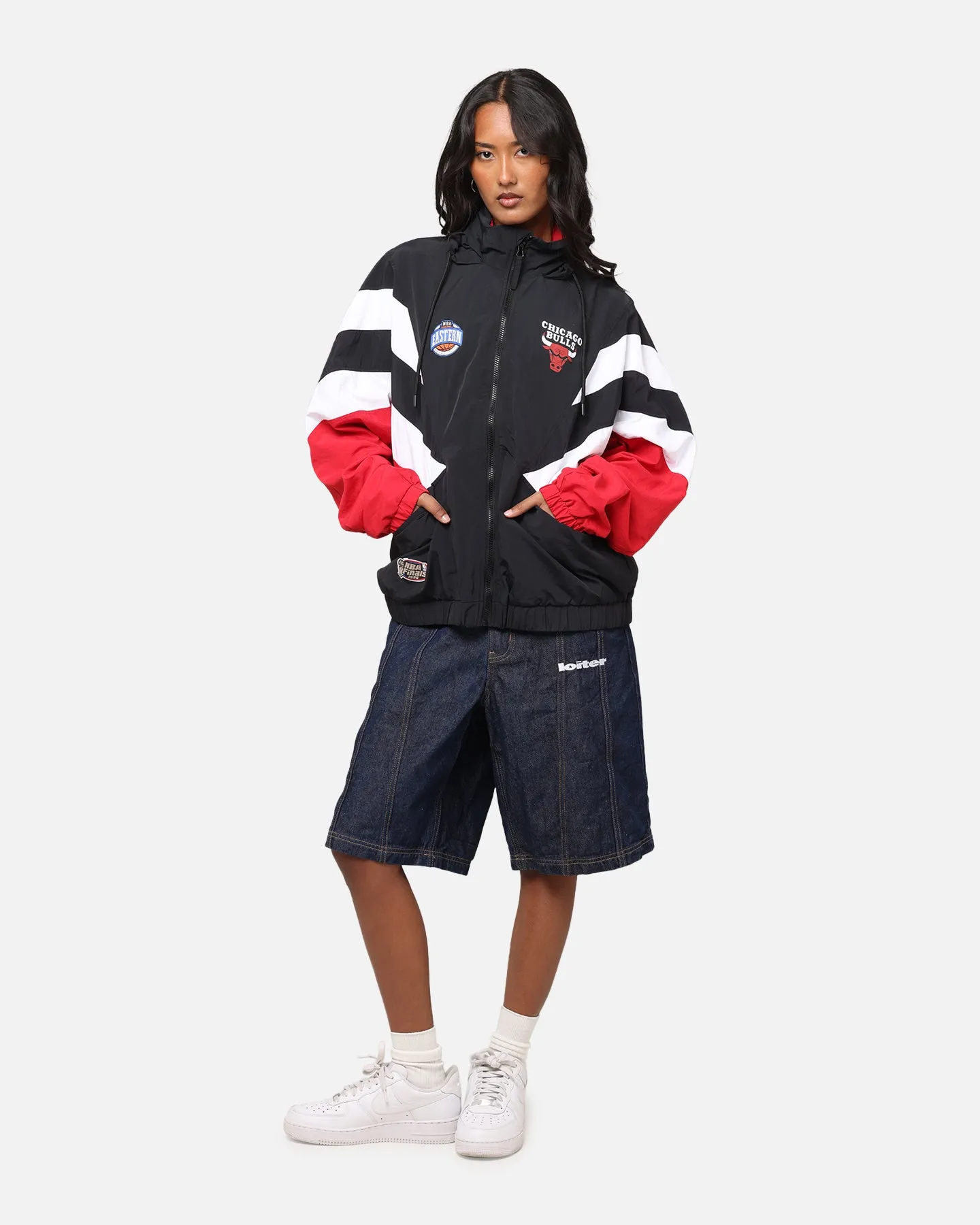 Snow Weather Mitchell & Ness Chicago Bulls Spray Jacket Black/Red