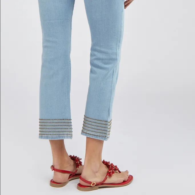Traveler Gear Luxury Lightweight Feel Caf??Noir Pantalone Denim Cropped Flare con Borchiette C7JJ0056 blu chiaro
