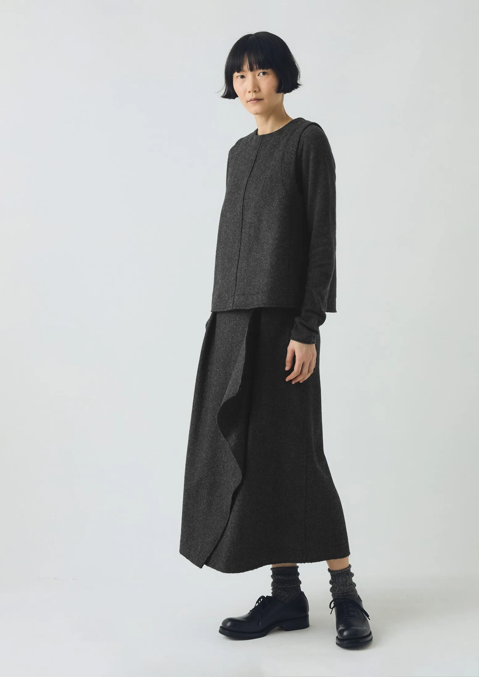 Quick Dry Technology Boiled Wool Twill Wrap Skirt | Charcoal