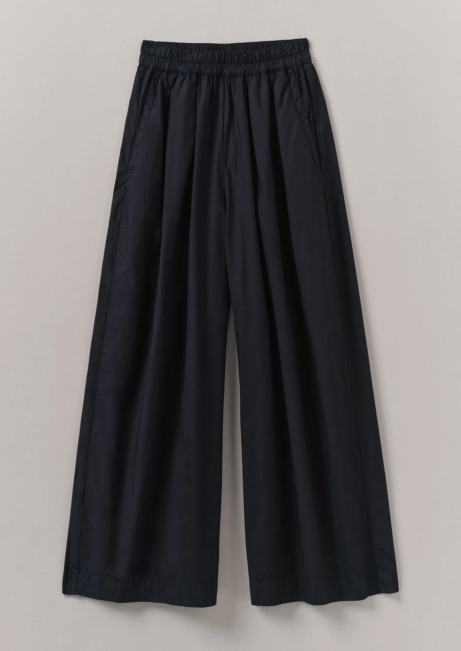 Outdoor Comfort Fit Pleated Cotton Poplin Pull On Pants | Ink
