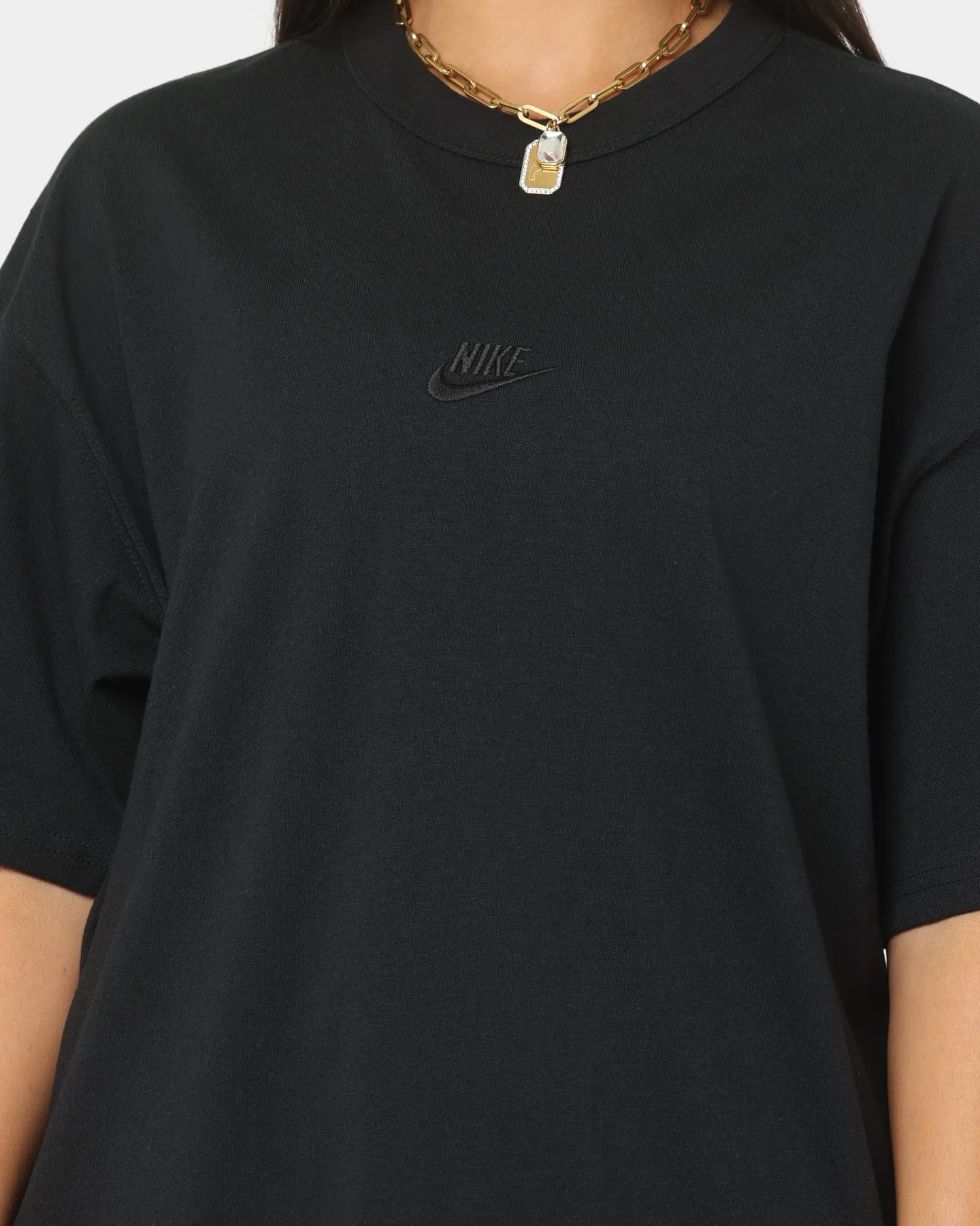 Perfect for Workouts Easy Wear Style Nike Sportswear Premium Essentials T-Shirt Black/Black