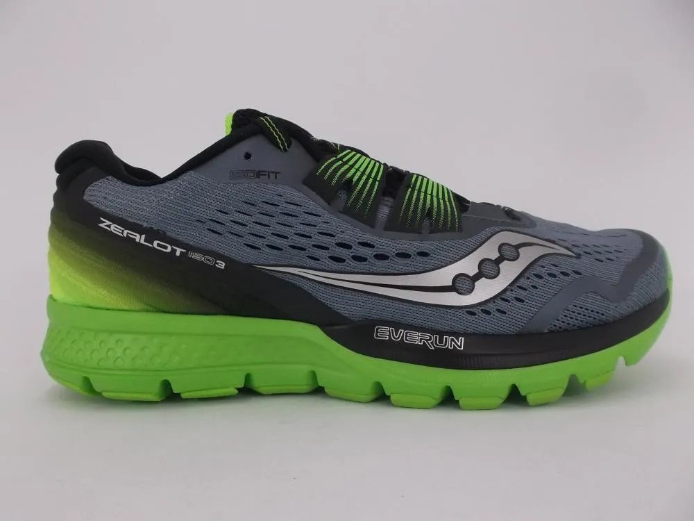 running on an outdoor track shoes Classic Charm Saucony scarpa da corsa da uomo Zealot Iso 3 S20369 1 gry