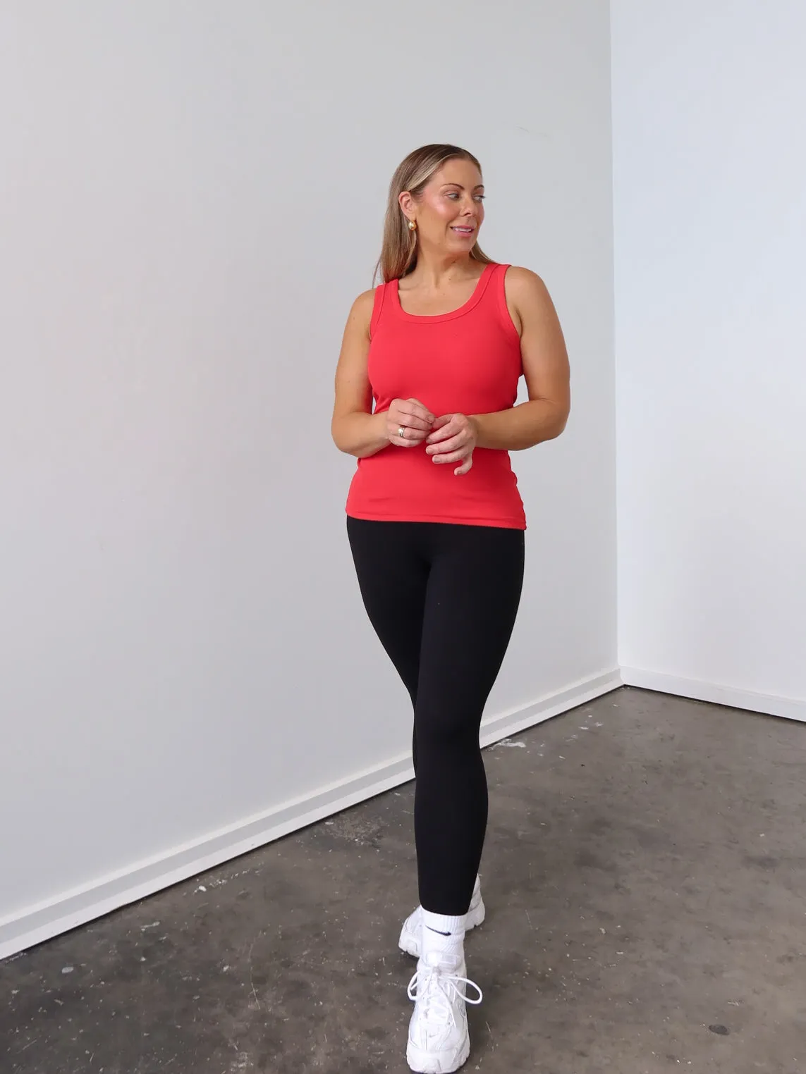 Waste - reducing Dynamic Fit Design Charlee Tank - Red