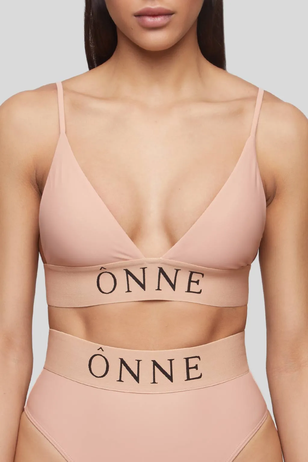 Anne Top Quick Evaporating Fabric Stretch Fit Technology
