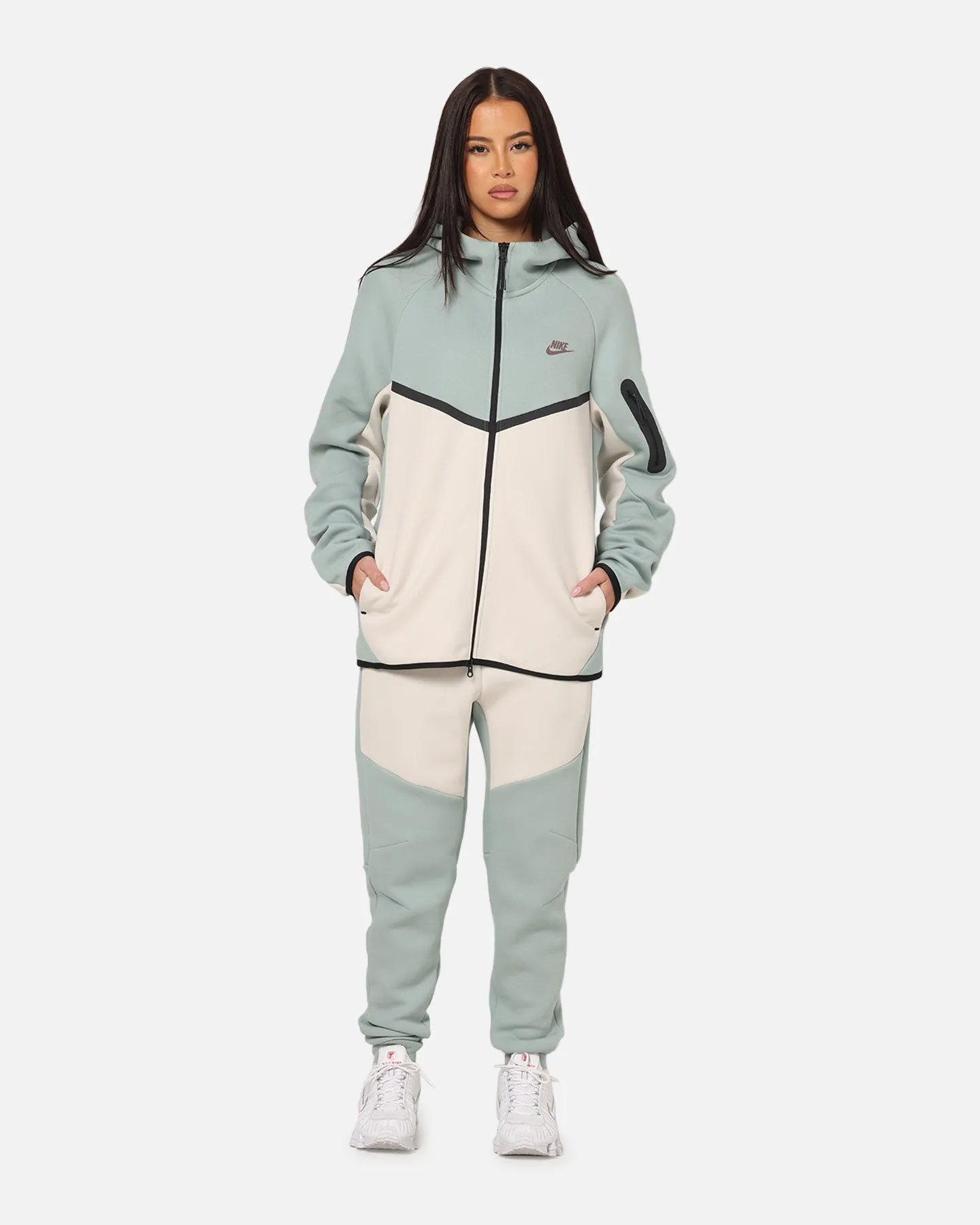 Mole like Nike Sportswear Tech Fleece Windrunner Jacket Dusty Sage