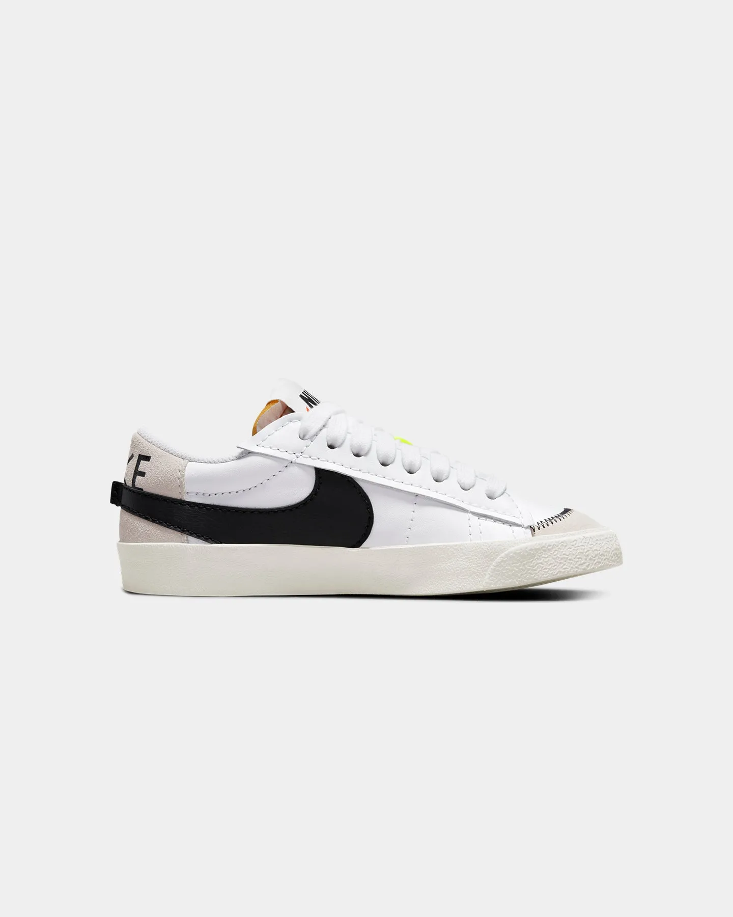 Nike Women's Blazer Low '77 Jumbo White/Black Comfortable Insole