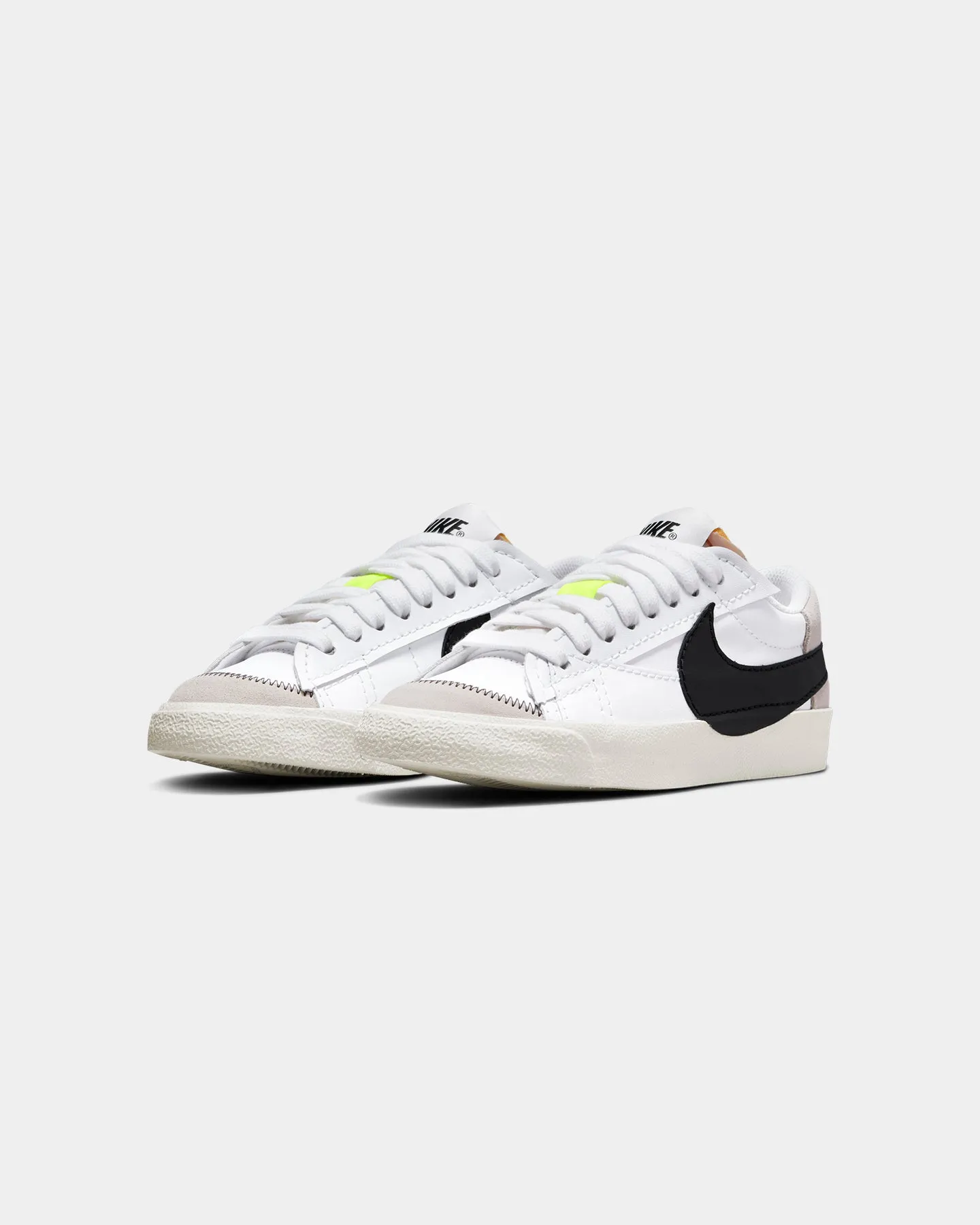 Nike Women's Blazer Low '77 Jumbo White/Black Ring Walk Good Traction