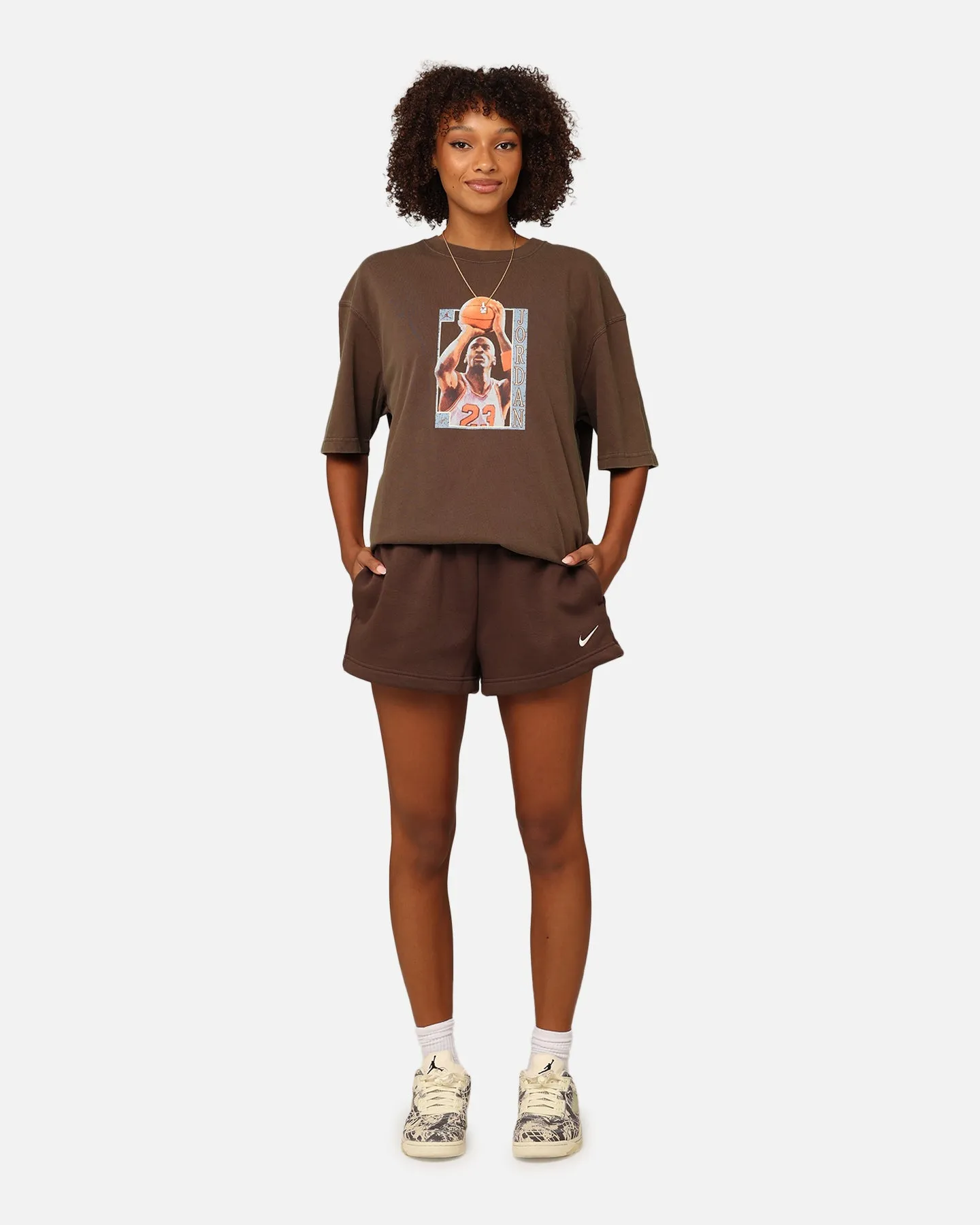 Jordan Women's Oversized Graphic T-Shirt Baroque Brown/Legend Coffee Comfort and Breathable
