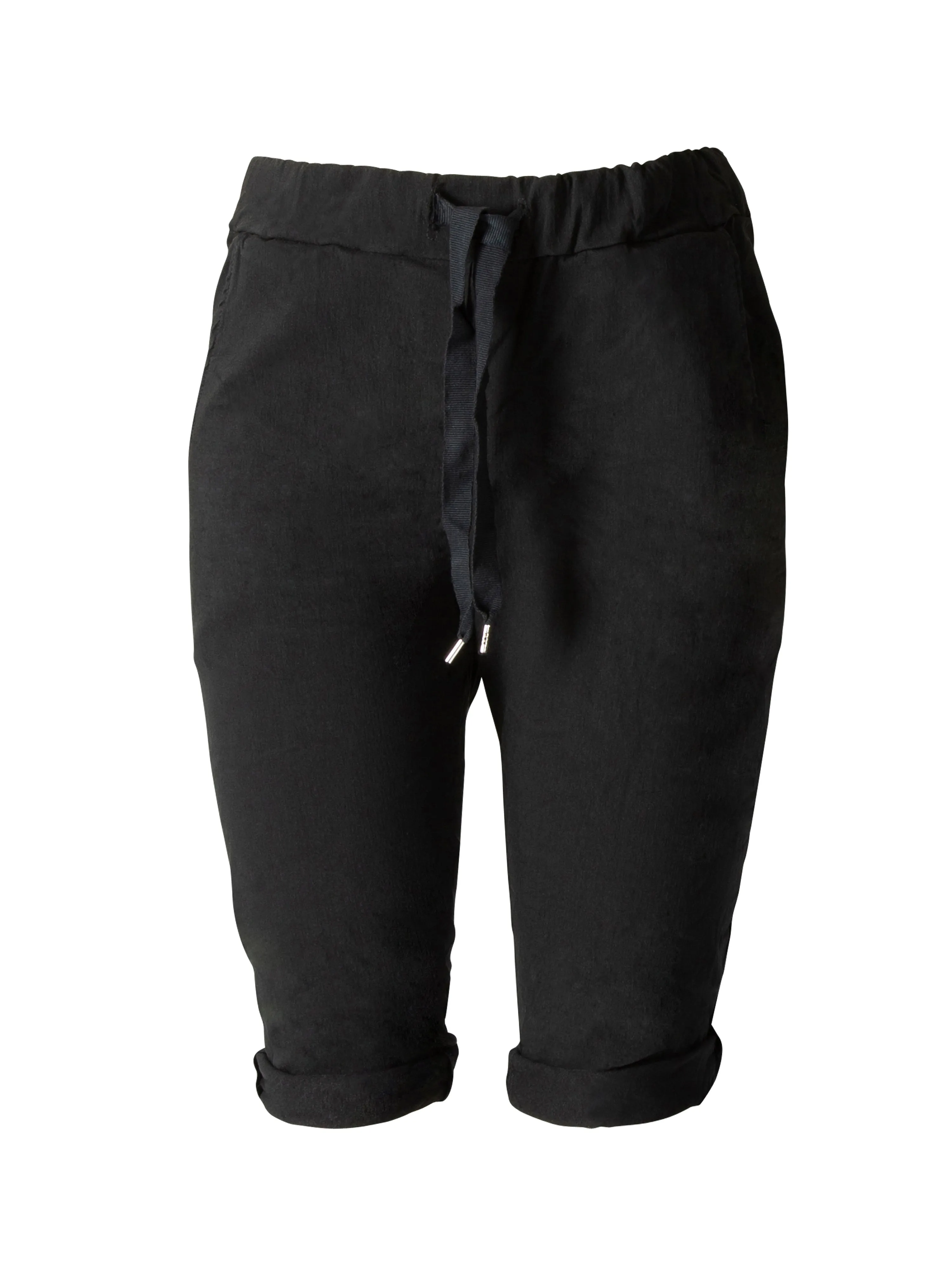 Uta Capri Shorts - Black Minimal Style