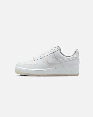 Classic Base Ergonomic City Adventure Nike Women's Air Force 1 '07 White/White