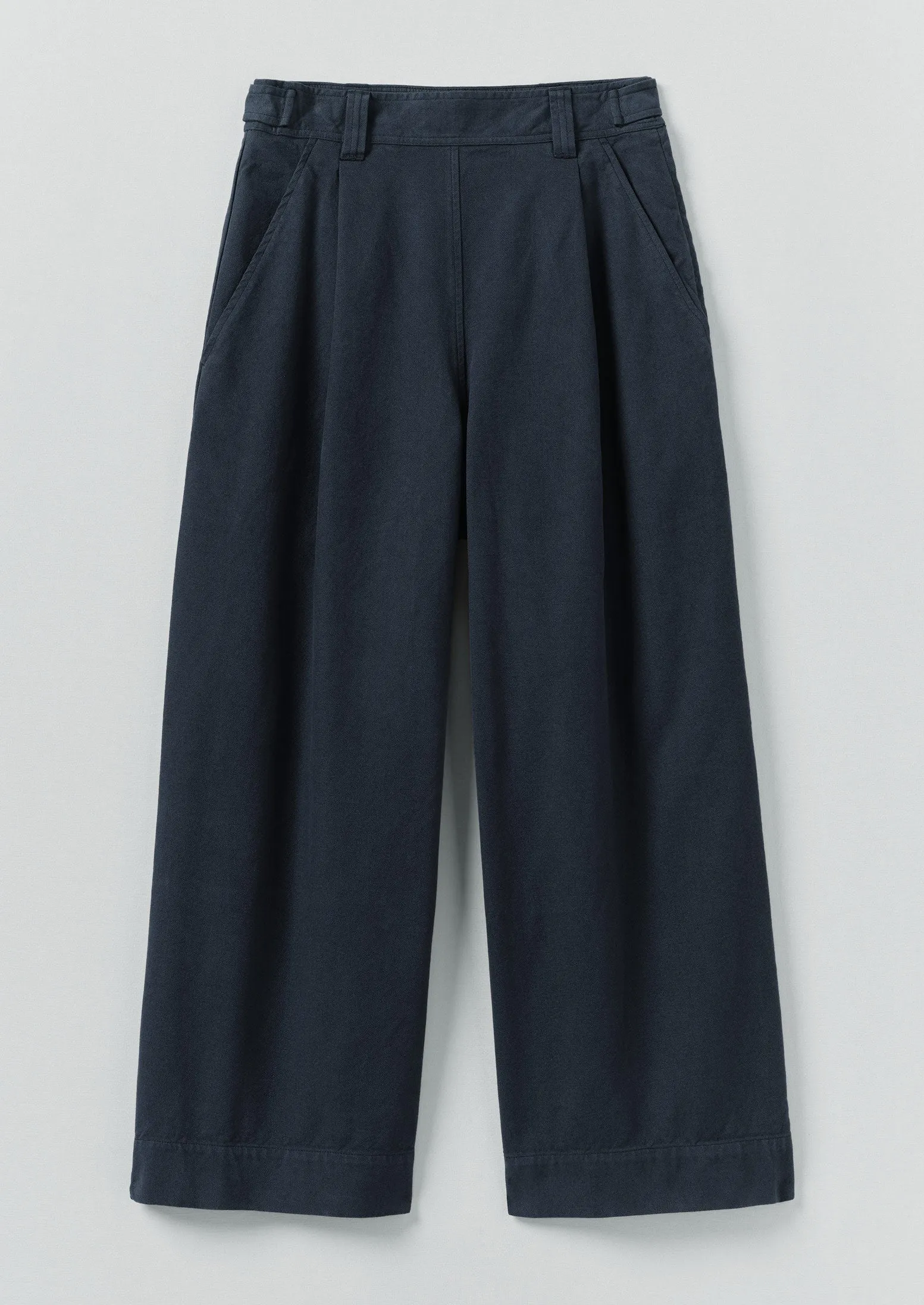 Basic Look Stretchable Wear Cotton Canvas Pleat Front Pants | Blue Navy