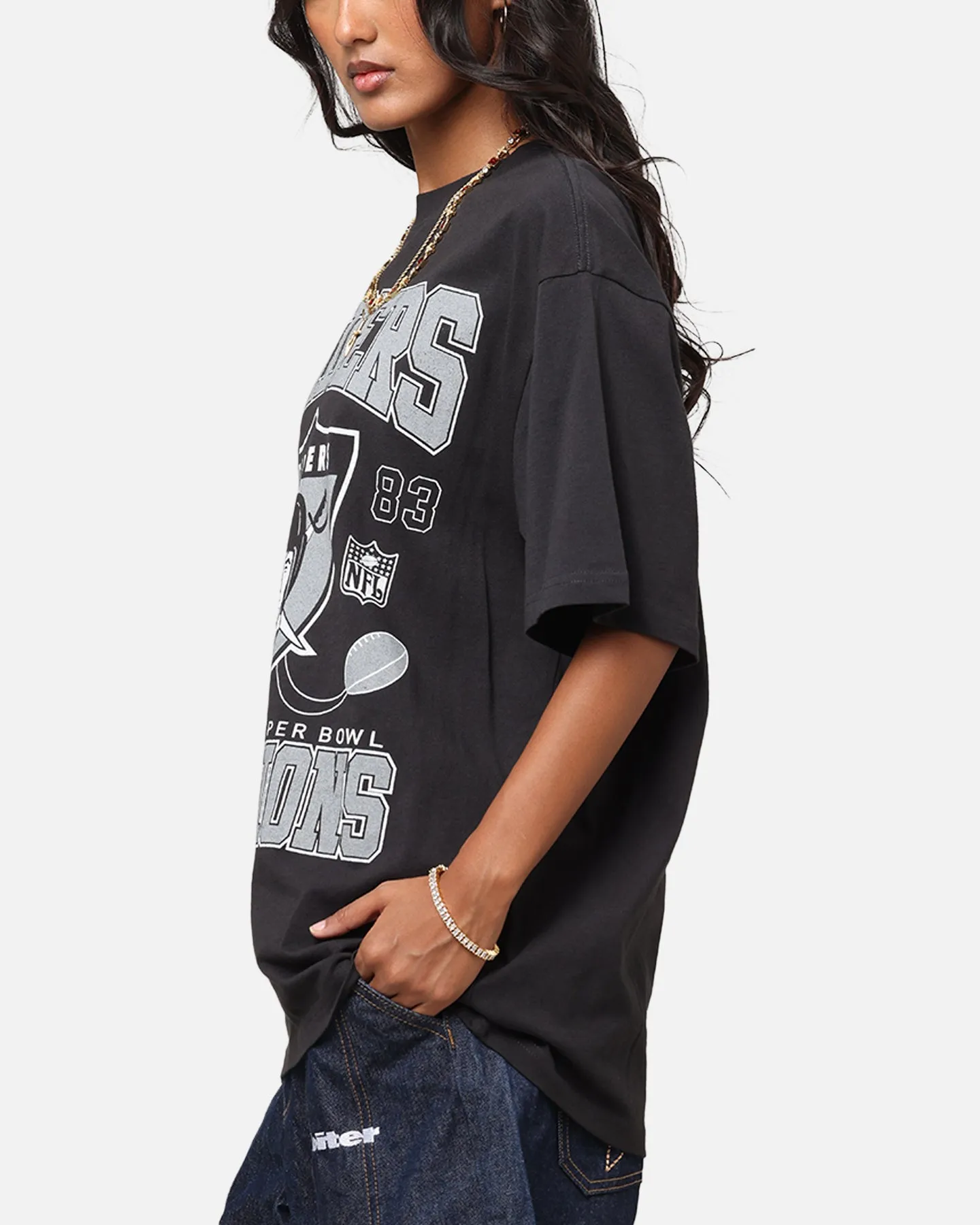 Running Gear Bold colors Mitchell & Ness Las Vegas Raiders Pinnacle T-Shirt Faded Black