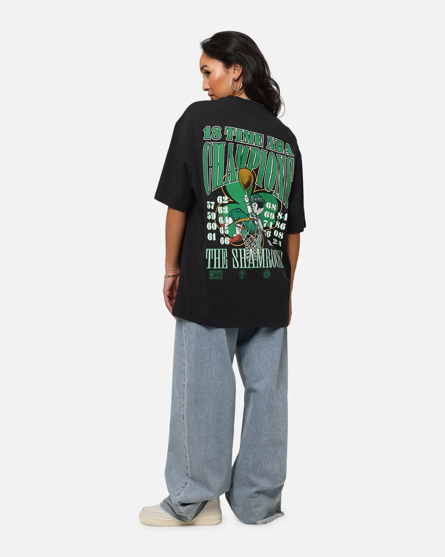 Chilly Wear Comfy Layer Mitchell & Ness Boston Celtics 18-Time NBA Champions T-Shirt Faded Black
