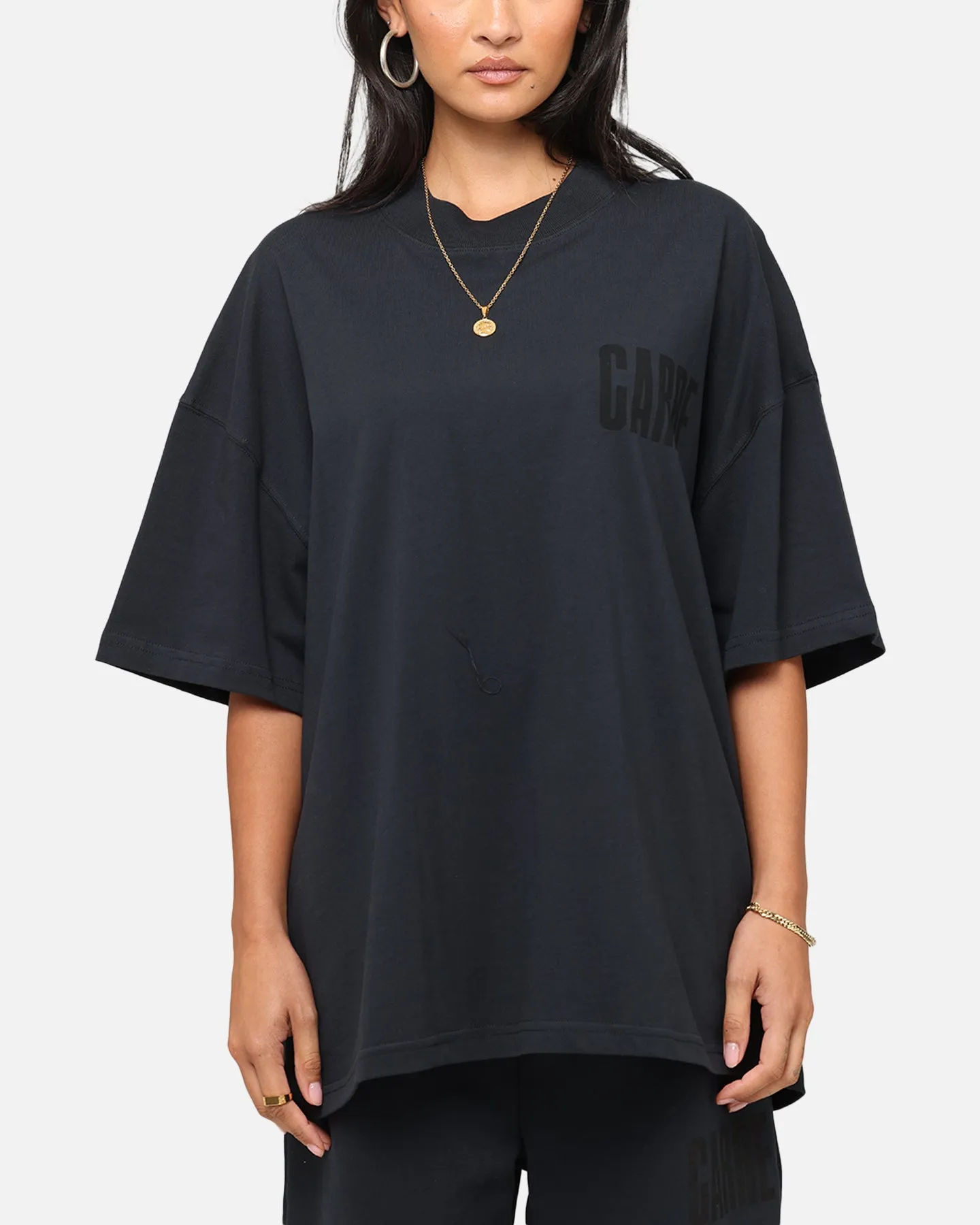 Comfortable And Trendy Sleek Layer Carre Premium Essentials T-Shirt Steel/Black
