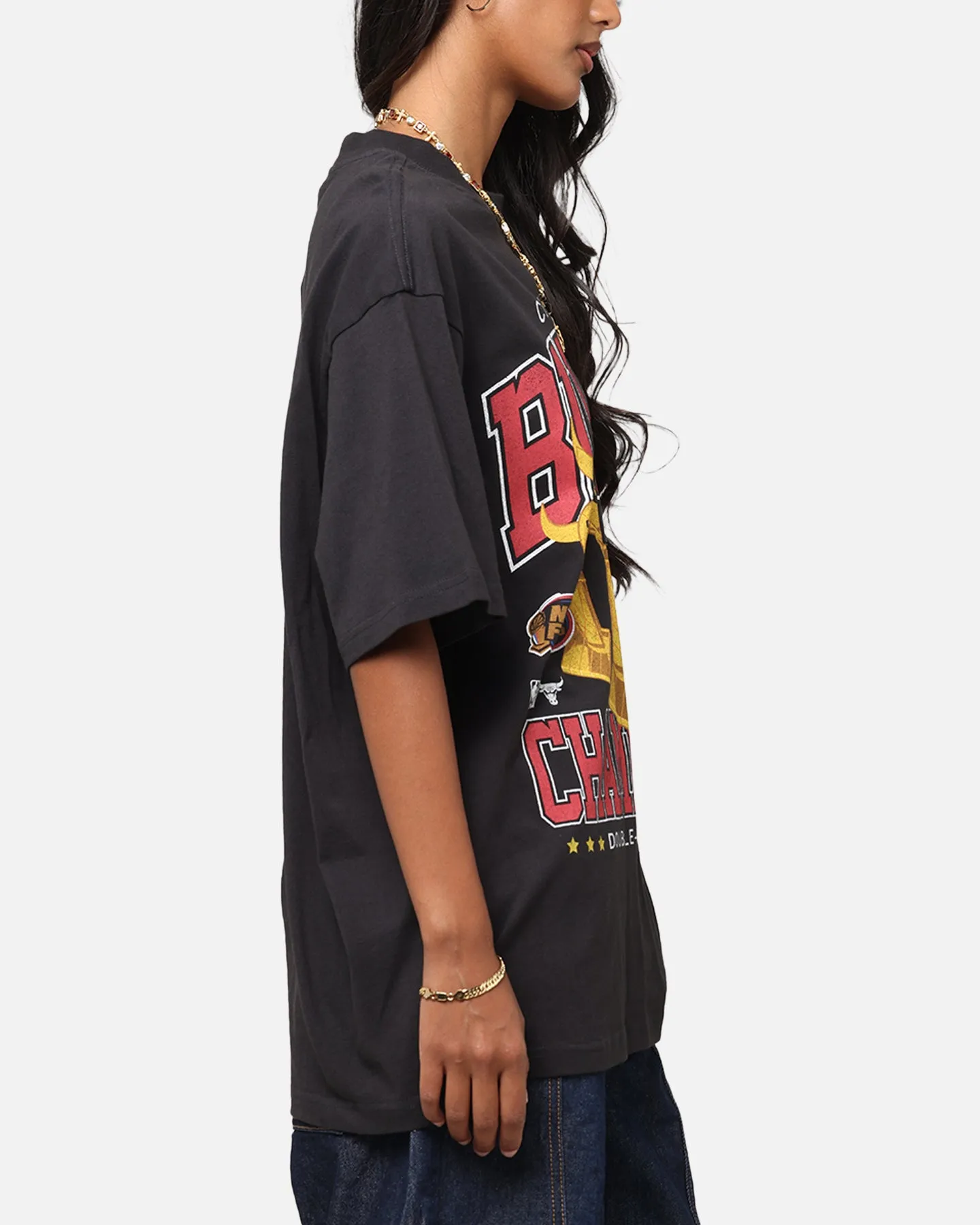 High Density Knit Flexible Neckband Mitchell & Ness Chicago Bulls Pinnacle T-Shirt Faded Black