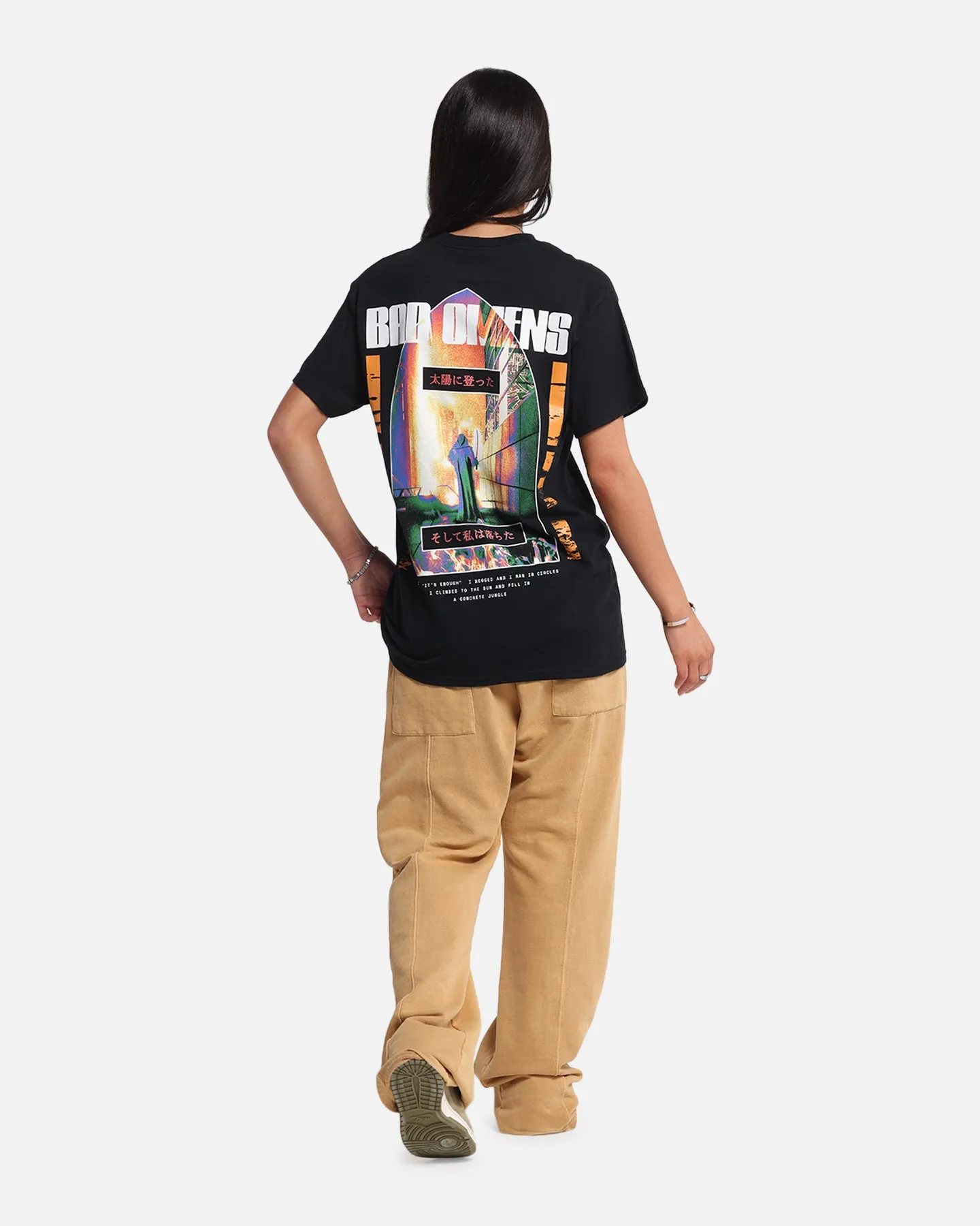 Distressed Hem Finish regular but not boring Bad Omens Concrete Jungle T-Shirt Black