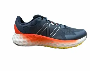 running with a safety light Lace Lock Technology New Balance scarpa da corsa Fresh Foam MEVOZLR