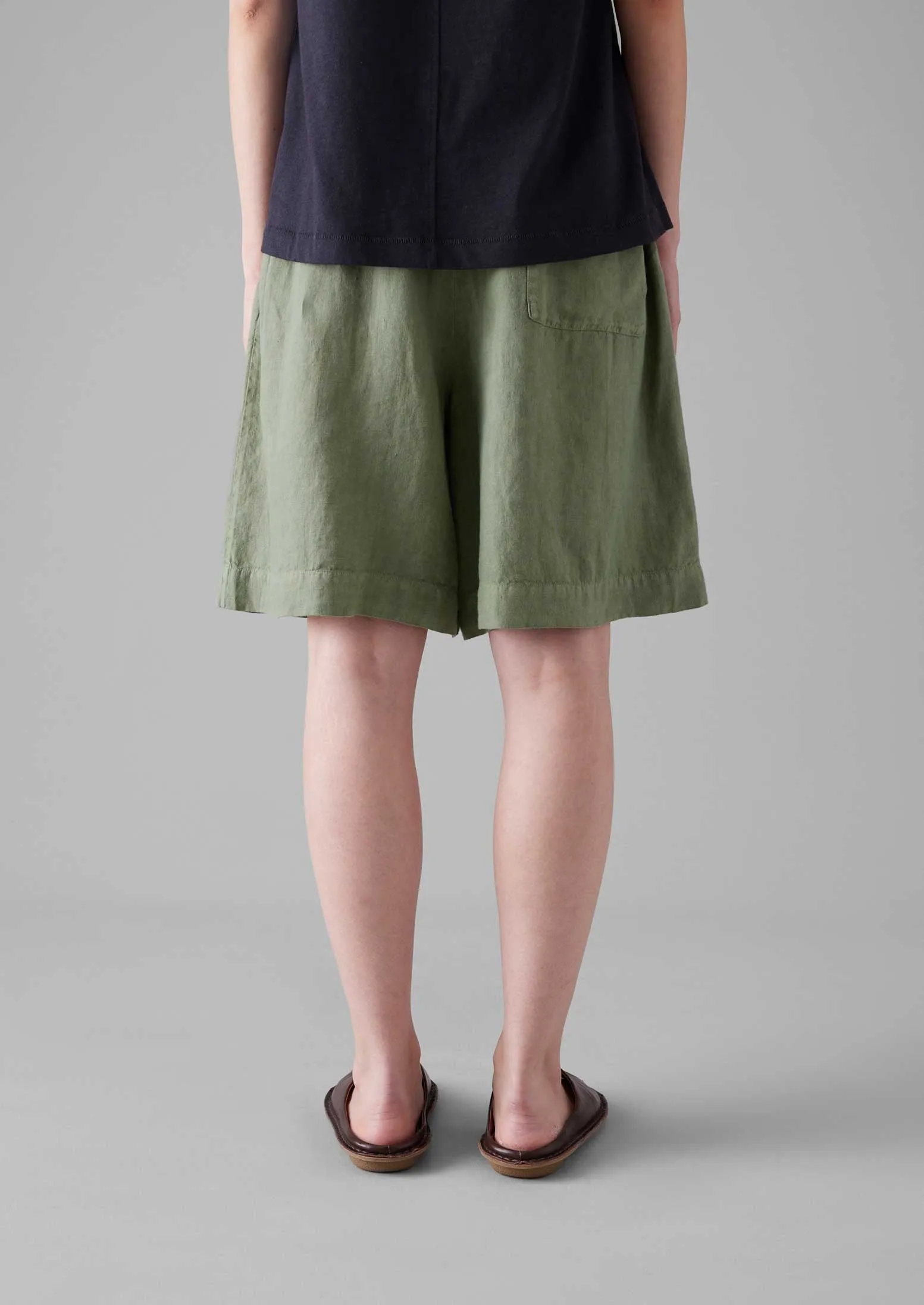 ErgonomicArticulatedDesign Garment Dyed Drawstring Shorts | Light Sage