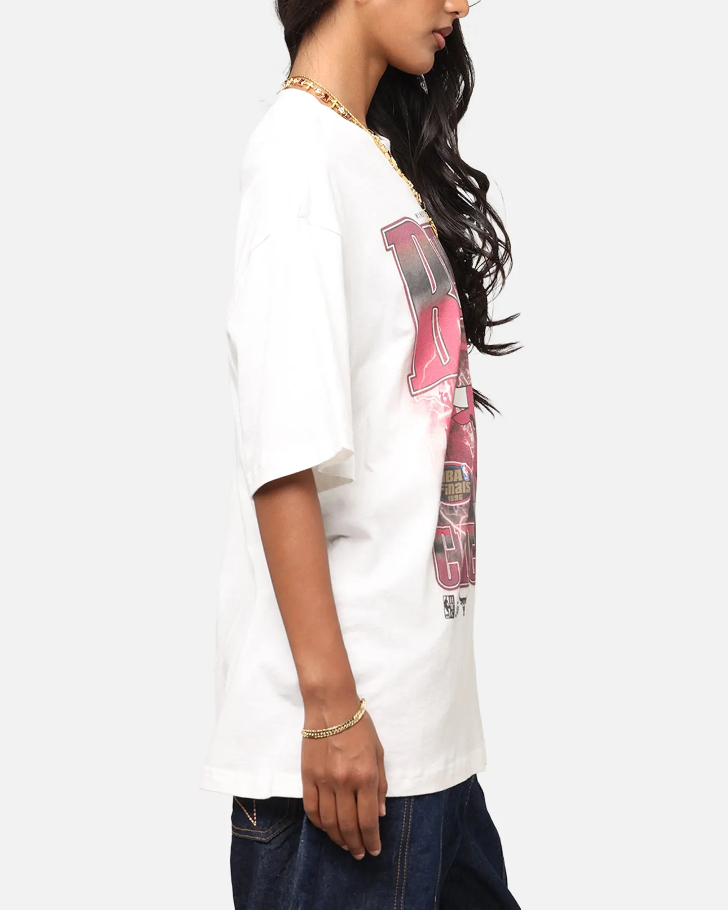 Mitchell & Ness Chicago Bulls City Strike T-Shirt Vintage White Versatile and Stylish Wrinkle Resistant Finish