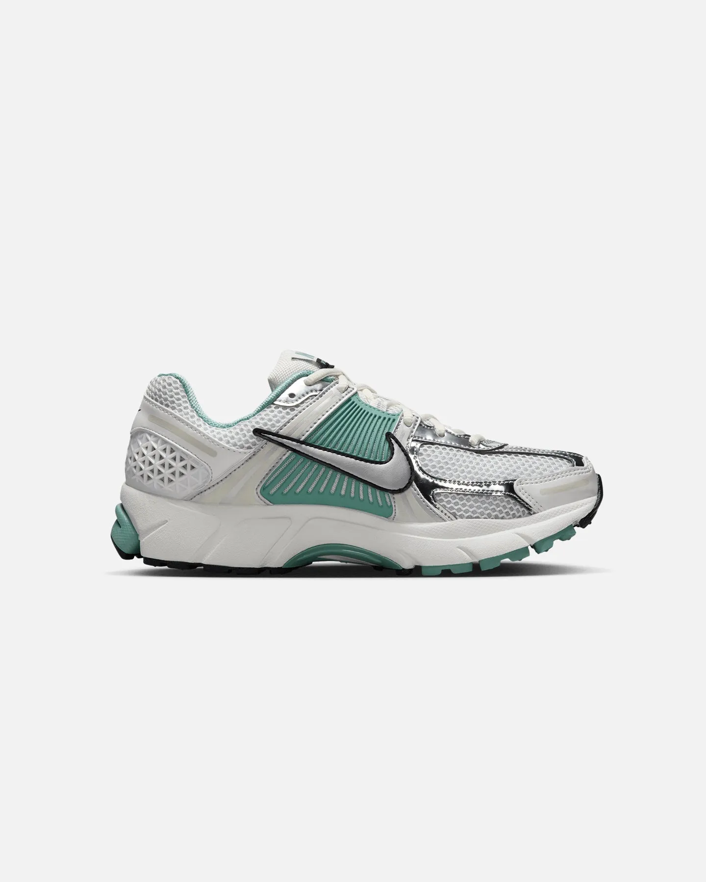 Nike Women's Zoom Vomero 5 Summit White/Metallic Silver-Wolf Grey Gold Tone