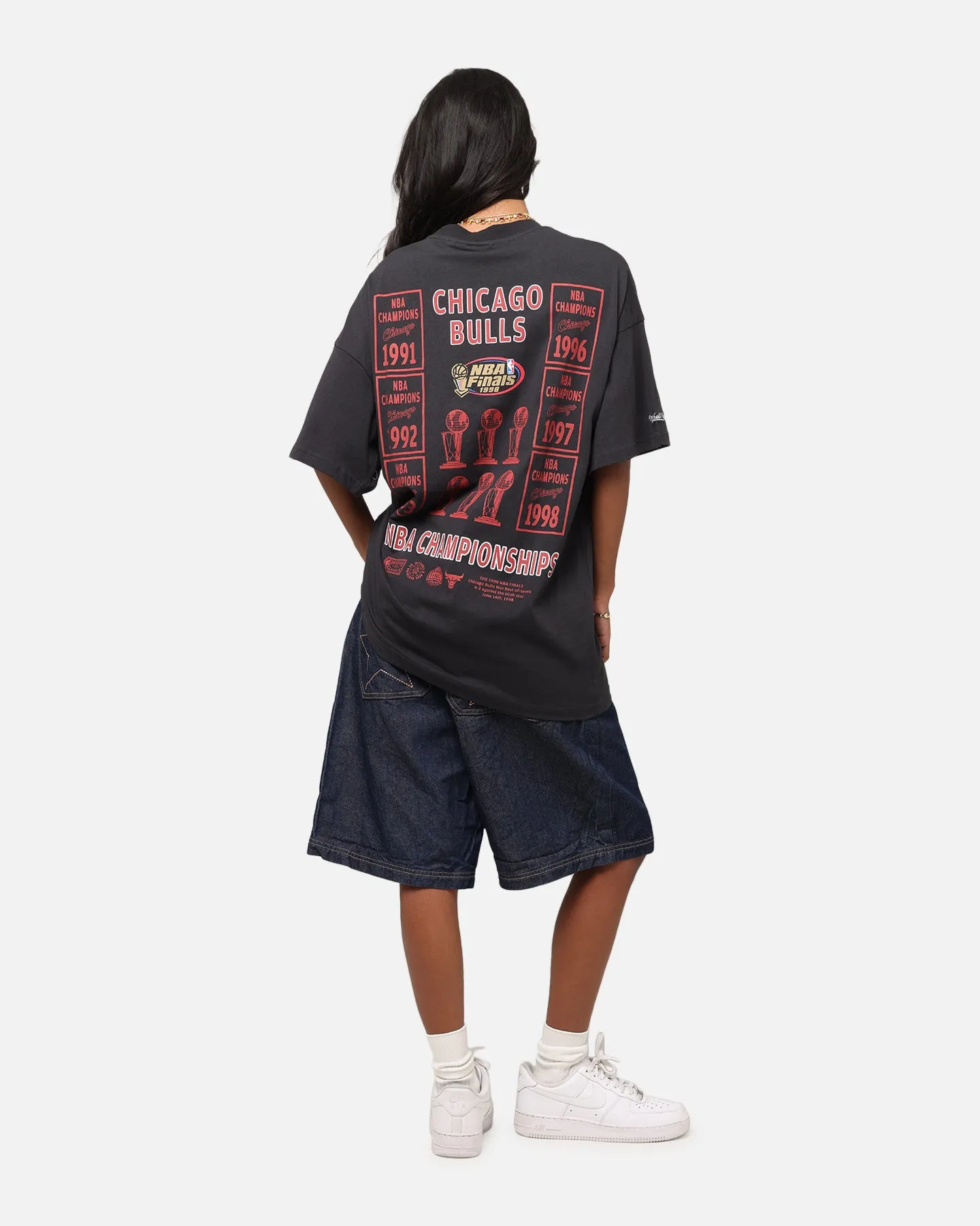 Mitchell & Ness Chicago Bulls Champions Report "Champ Pack" T-Shirt Faded Black Easy Wear Option Essential Comfort