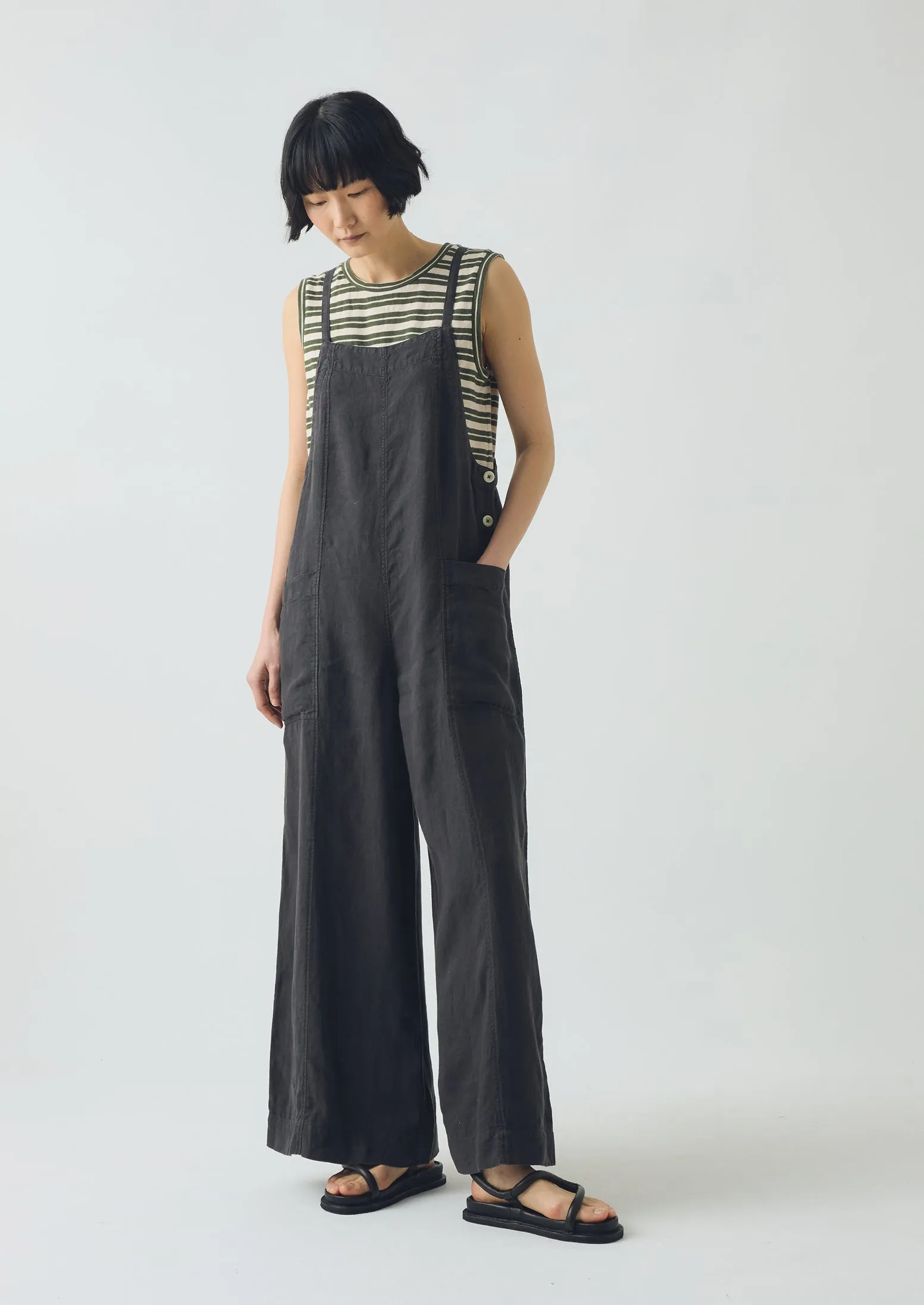 Garment Dyed Linen Pocket Jumpsuit | Black Pepper Soft Support Trendy Appeal
