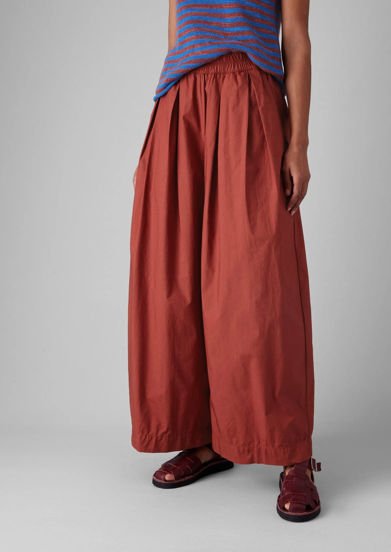 premium fabric Pleated Cotton Poplin Pull On Pants | Brick