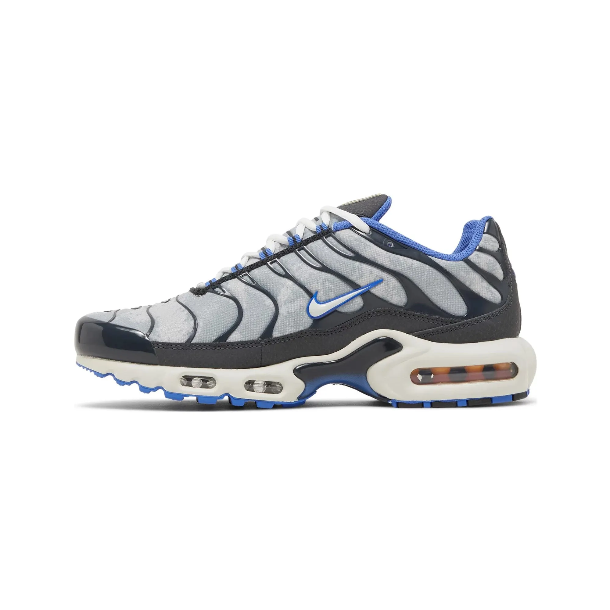 Dynamic Rolling Motion Nike Air Max Plus TN 'Social F.C.' (2022)