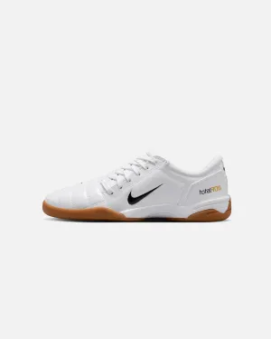World Walk Nike Women's Total 90 White/Black
