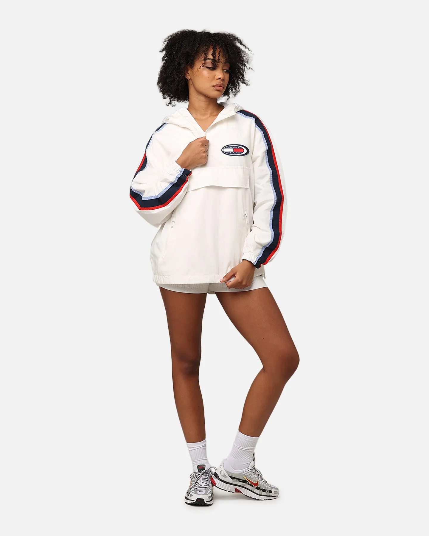 Tommy Jeans Women's TJW Archive Chicago Pullover Jacket Ancient White Stretchable Panels Anti Snag Zipper Pulls
