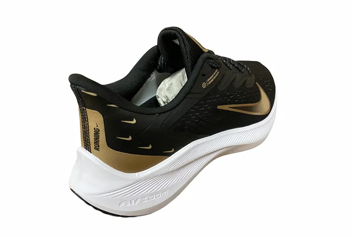 Nike scarpa da corsa da donna Zoom Winflo 7 PRM CV0140 001 nero-oro lightweight - mesh running shoes Dynamic Flex Grooves