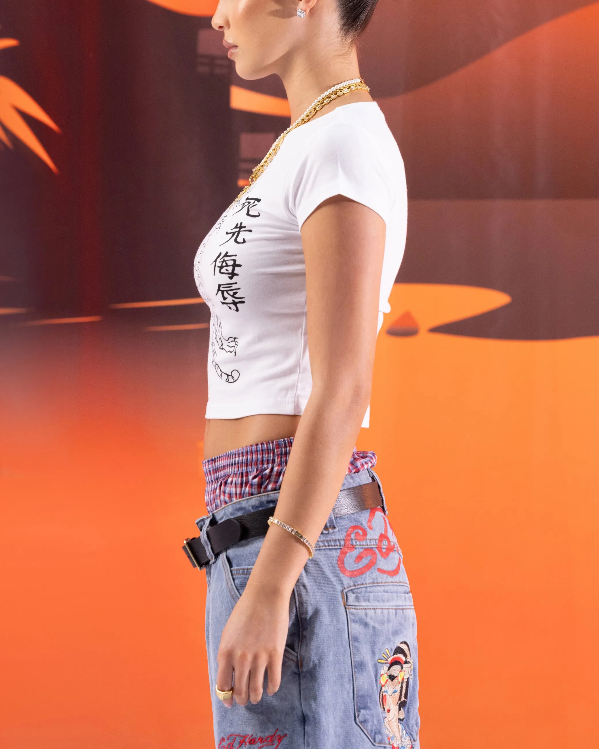 Ed Hardy Women's Tiger Stamp Baby T-Shirt White Weekend Look School spirit