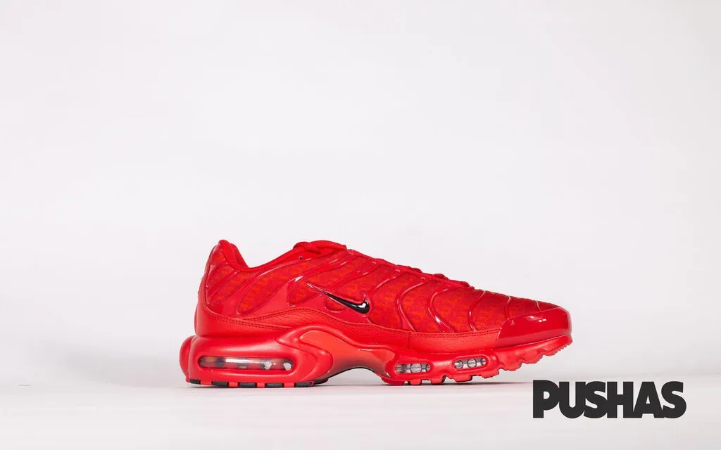 Snowy running traction Air MaxTN Plus 'Red Monogram'