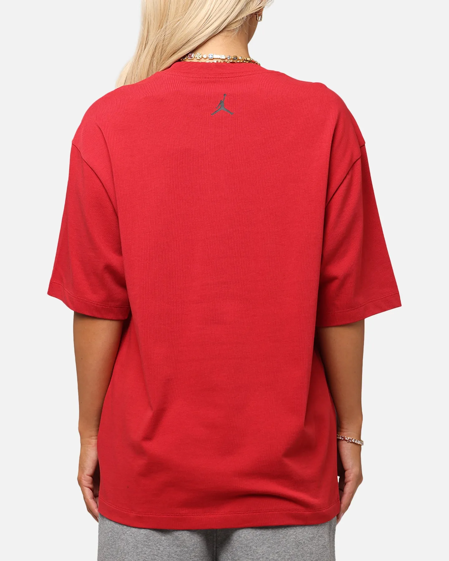 Jordan Brand Sneaker Patch Crew T-Shirt Varsity Red Smooth Jersey Texture Fashion-Forward Fit