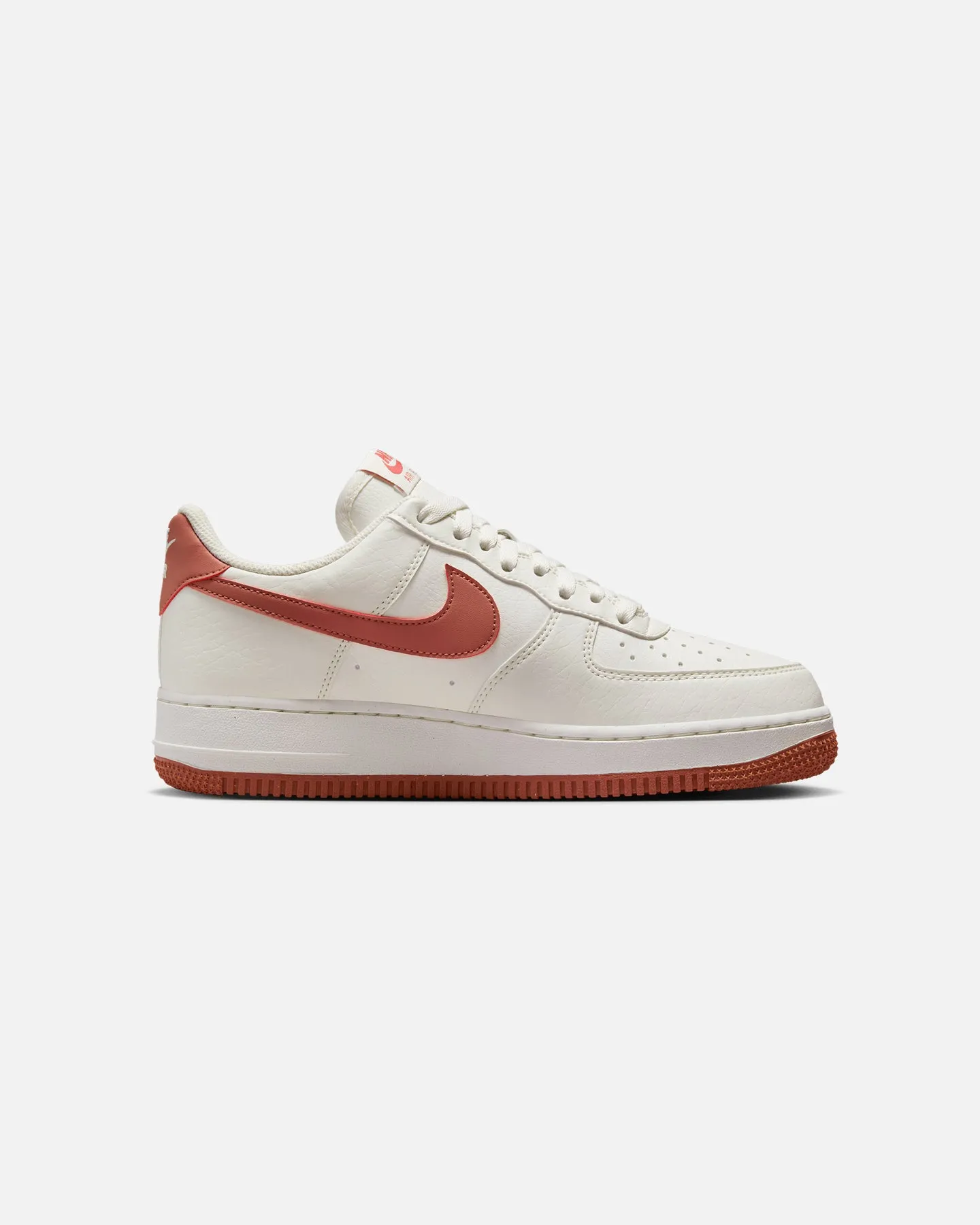 design Nike Women's Air Force 1 '07 Next Nature Sail/Canyon Pink