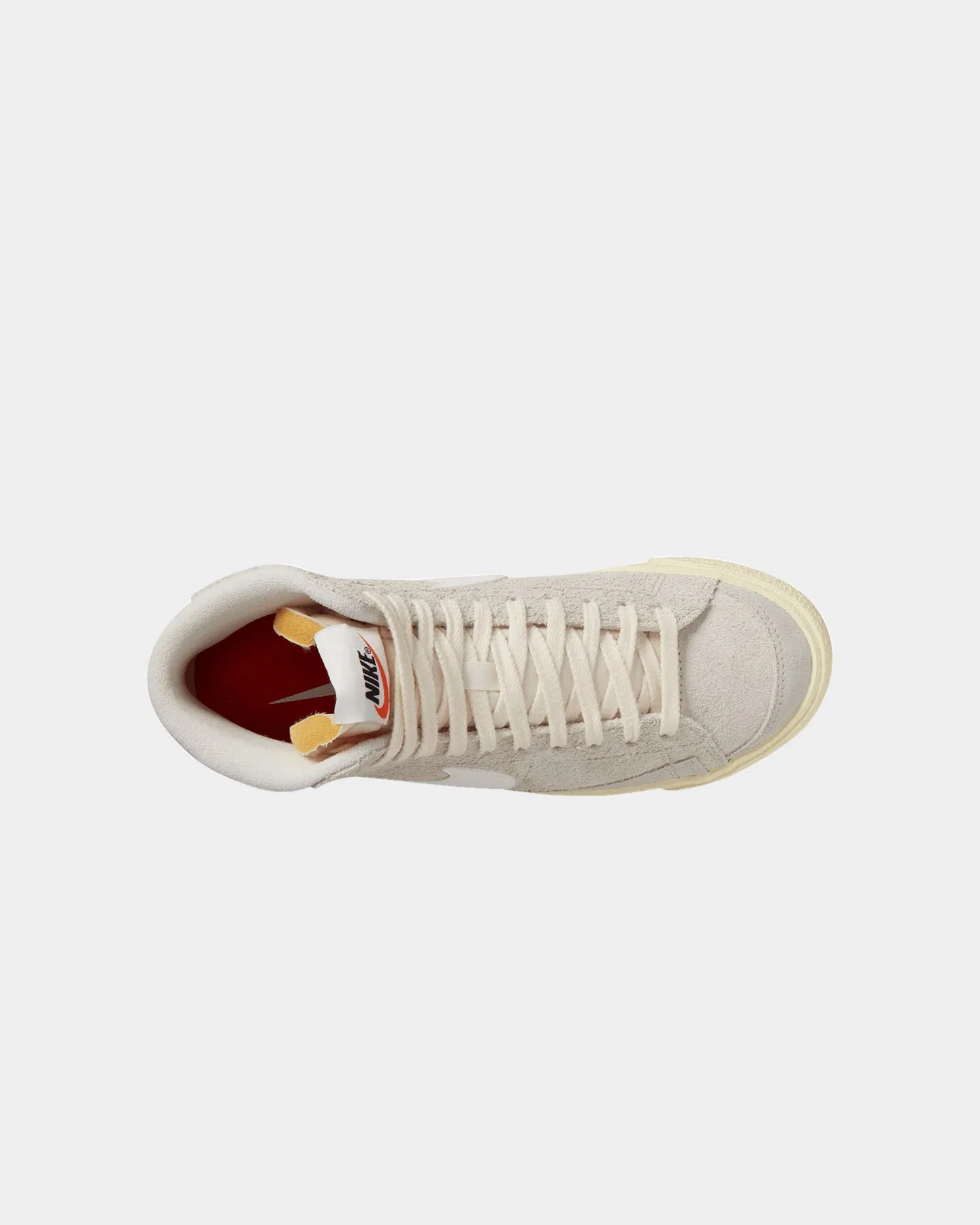 Youth Fresh Feather Light Cold Weather Nike Women's Blazer Mid '77 Vintage Light Bone/Sail