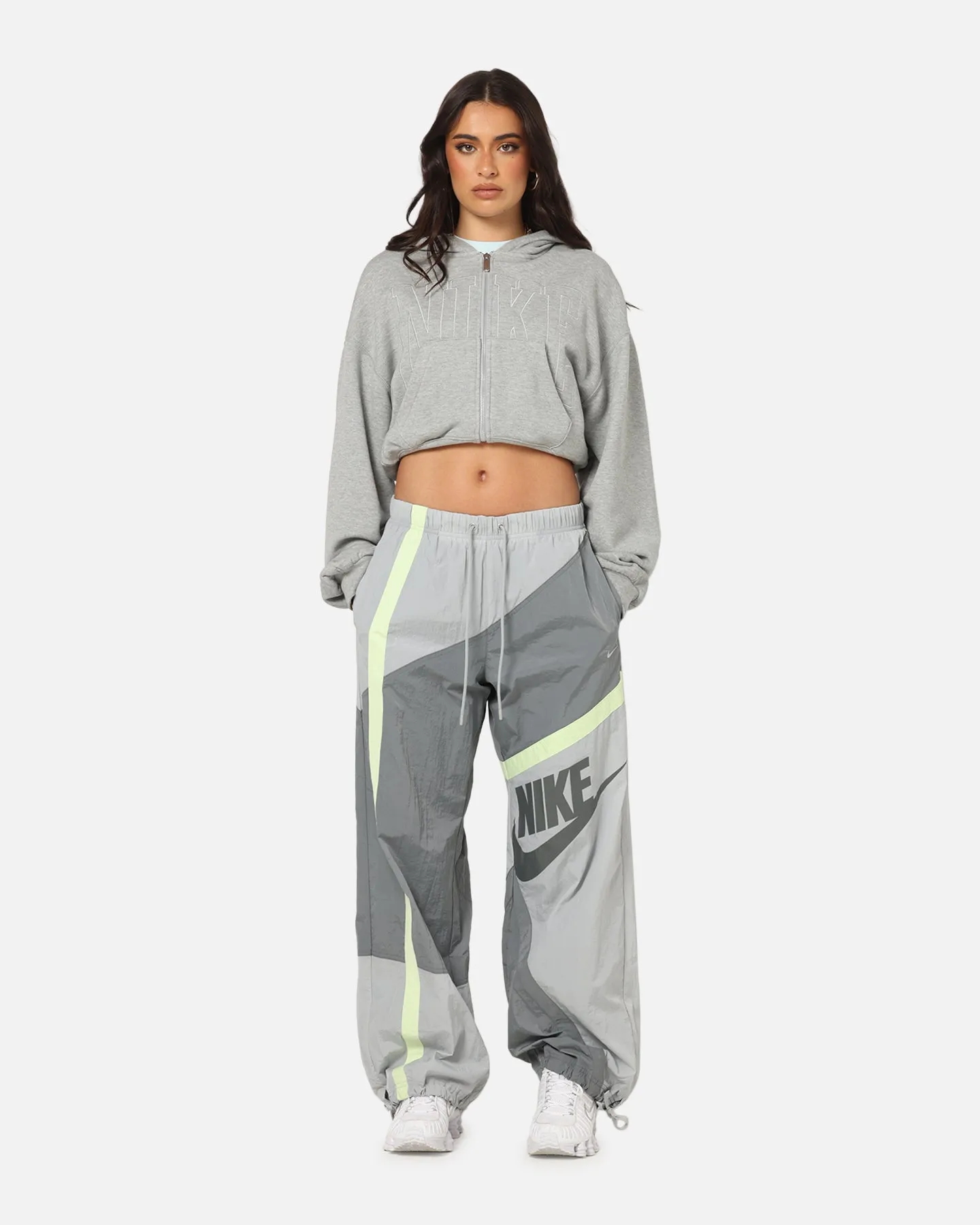 Reinforced Seams Men's Nike Women's Sportswear Full-Zip Cropped French Terry Hoodie Grey