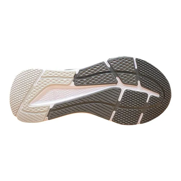 running on a treadmill at home shoes Adidas scarpa da corsa da uomo Questar GZ0630 bianco-nero