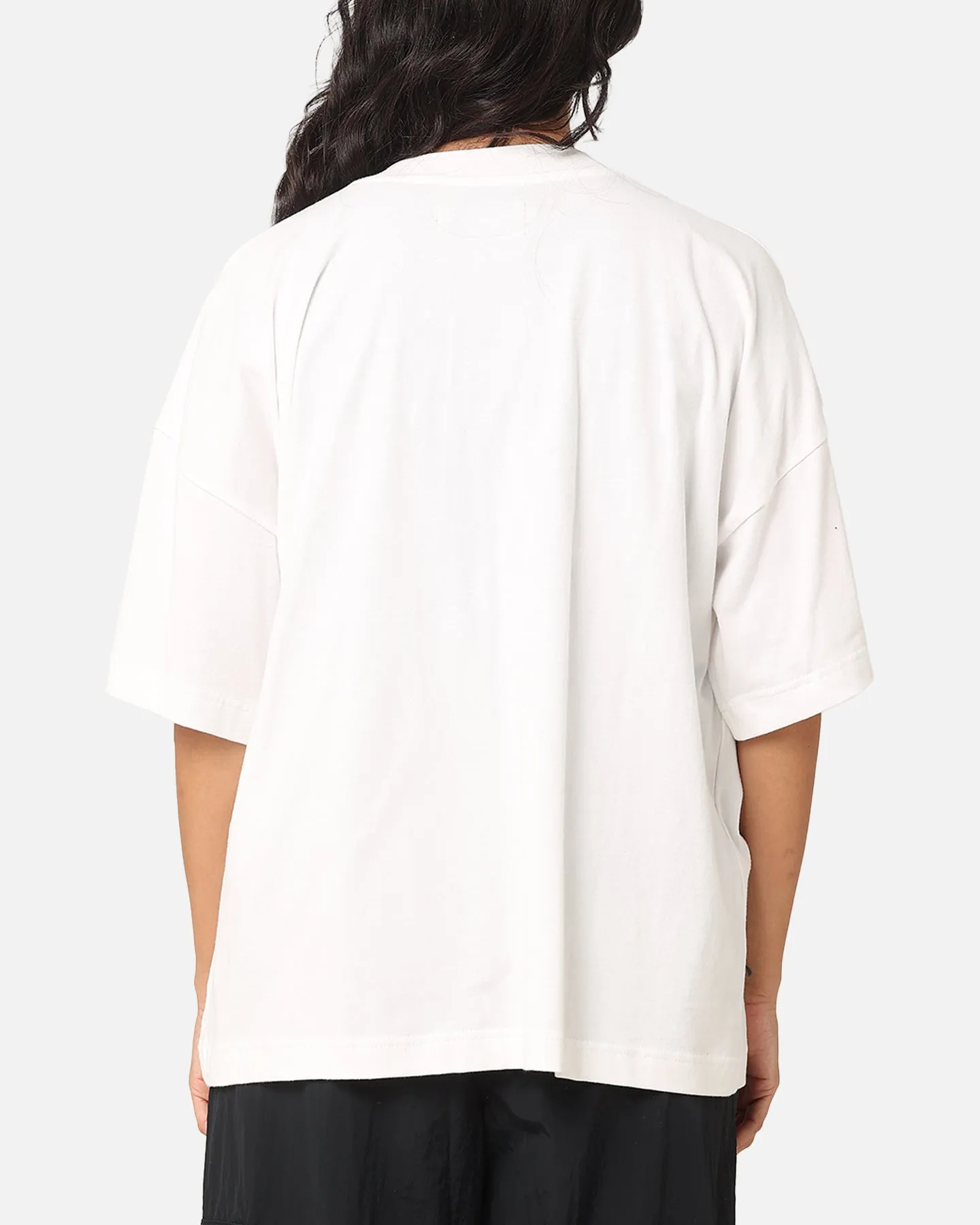 Ultimate Fit college Loiter Hunter T-Shirt Off White