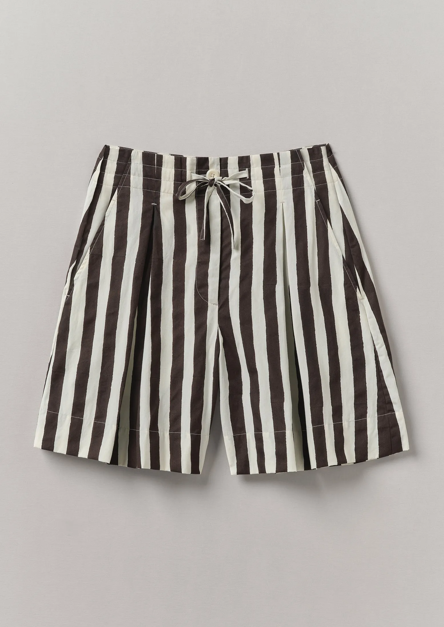 Wave Stripe Block Print Cotton Shorts | Ecru/Chocolate Sporty Look Slim Waist
