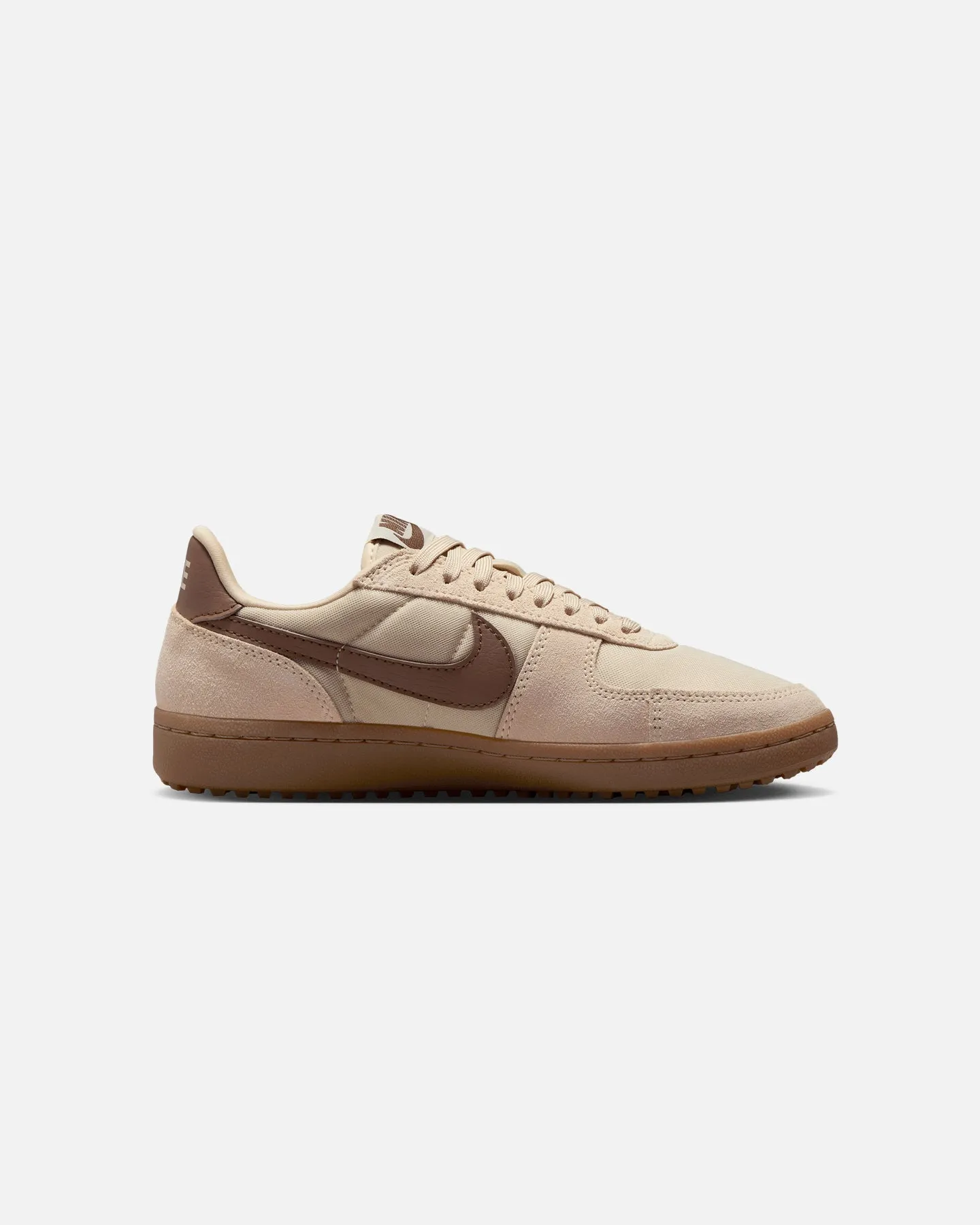 Travel Must Nike Women's Field General Beach