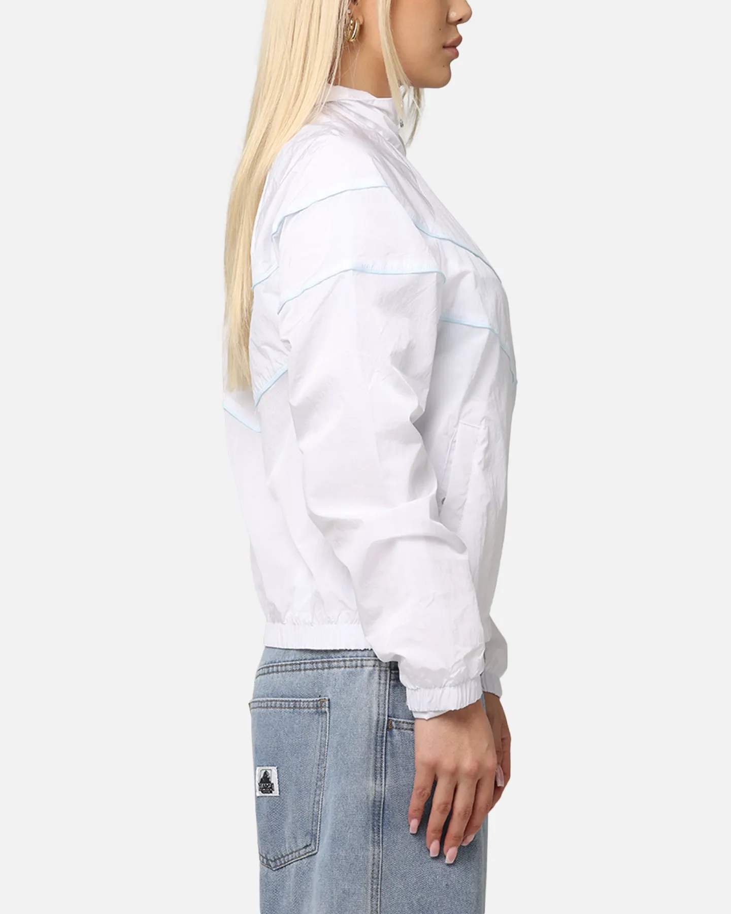 Nike Women's Sportswear Loose UV Woven Full-Zip Jacket White/Black suburban residents office workers