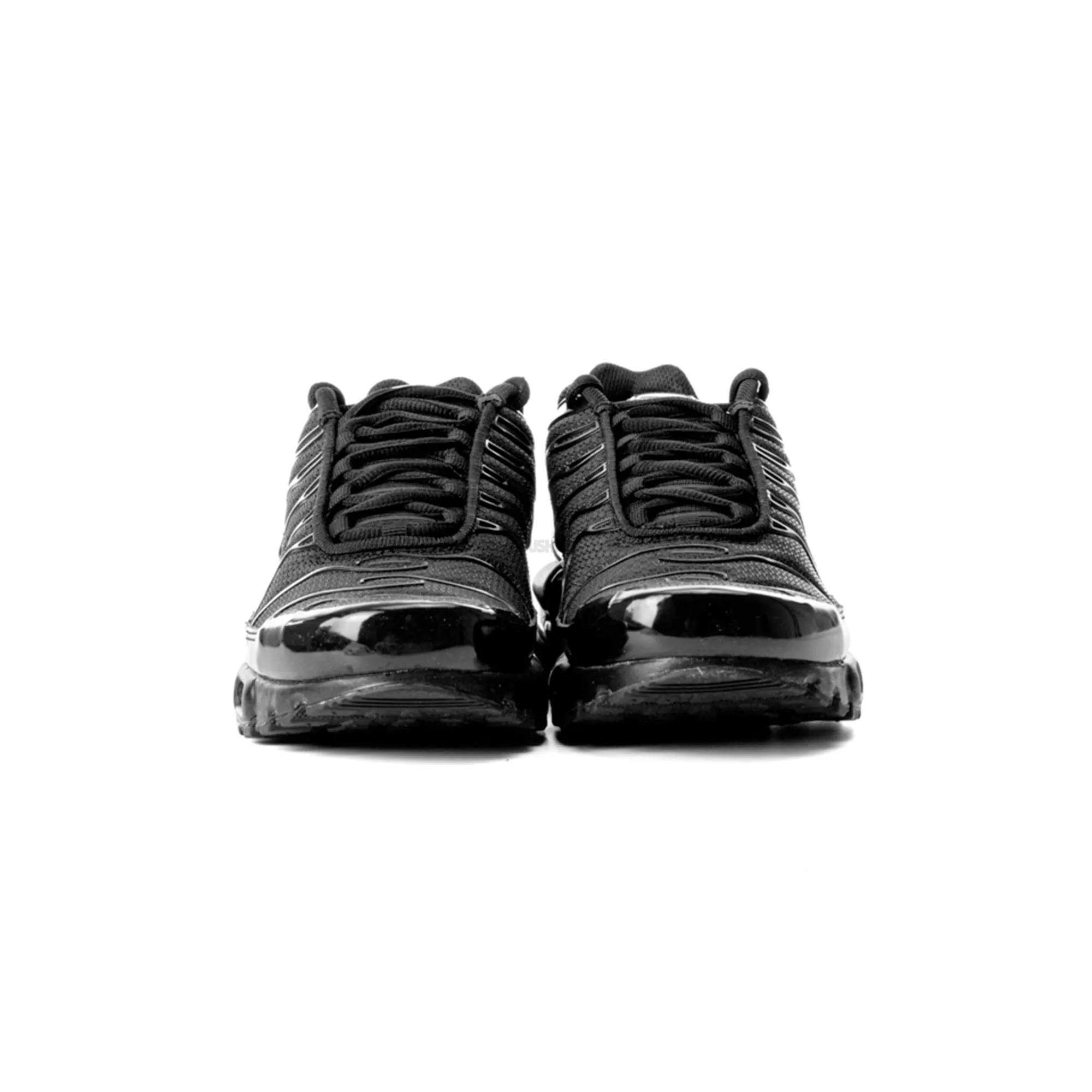 Nike Air Max Plus TN 'Triple Black' (2017) Multi Directional Flex Grooves adult functionality