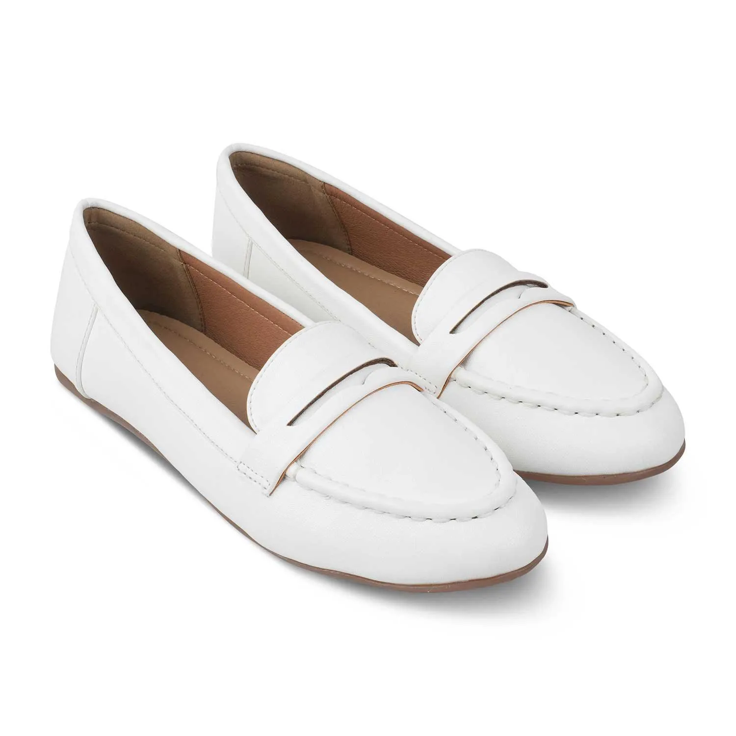 Tresmode Snappy White Women's Casual Loafers Ergonomic Design