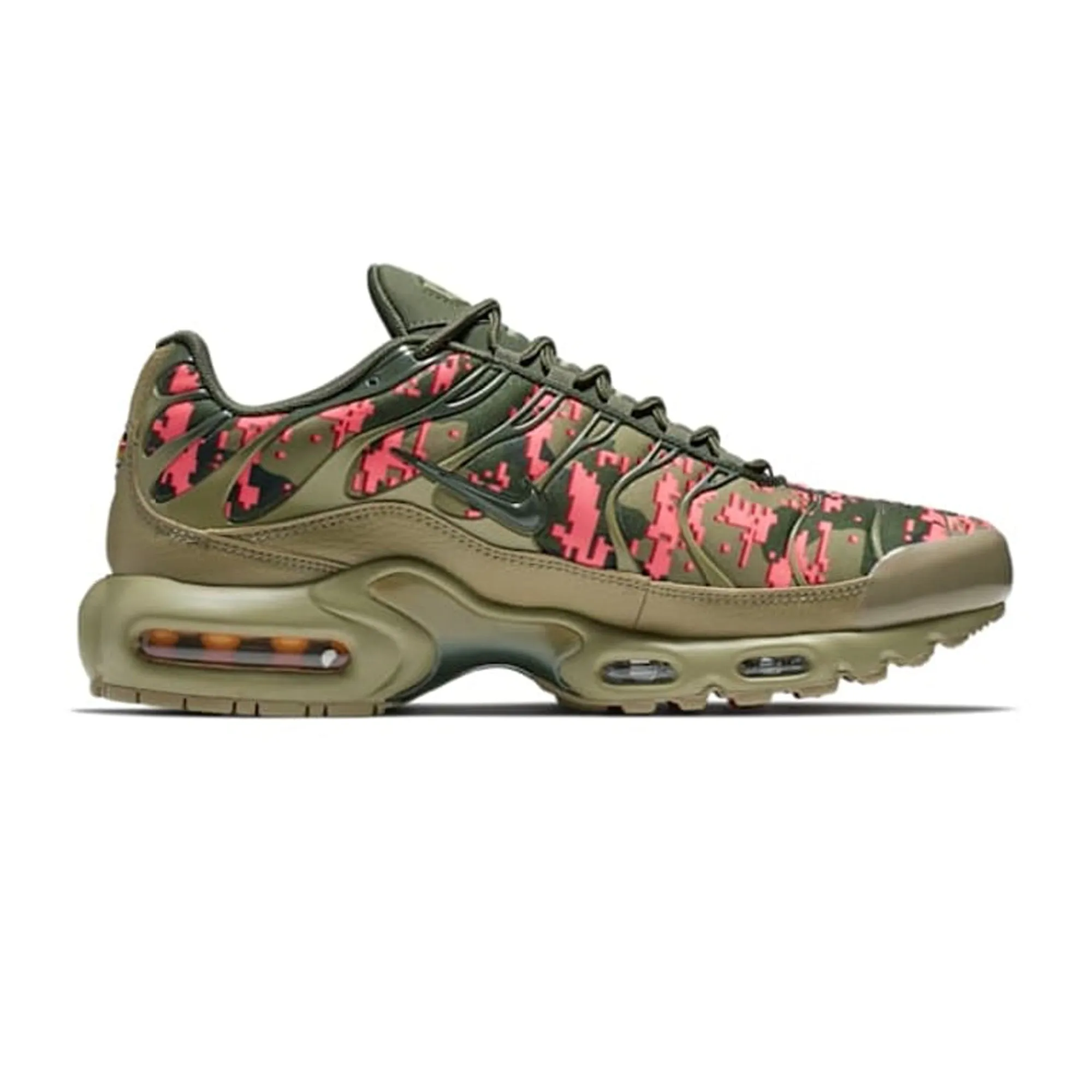 Nike Air Max Plus TN 'Digi Camo Olive' (2018) running with a reflector Energy Retention Core