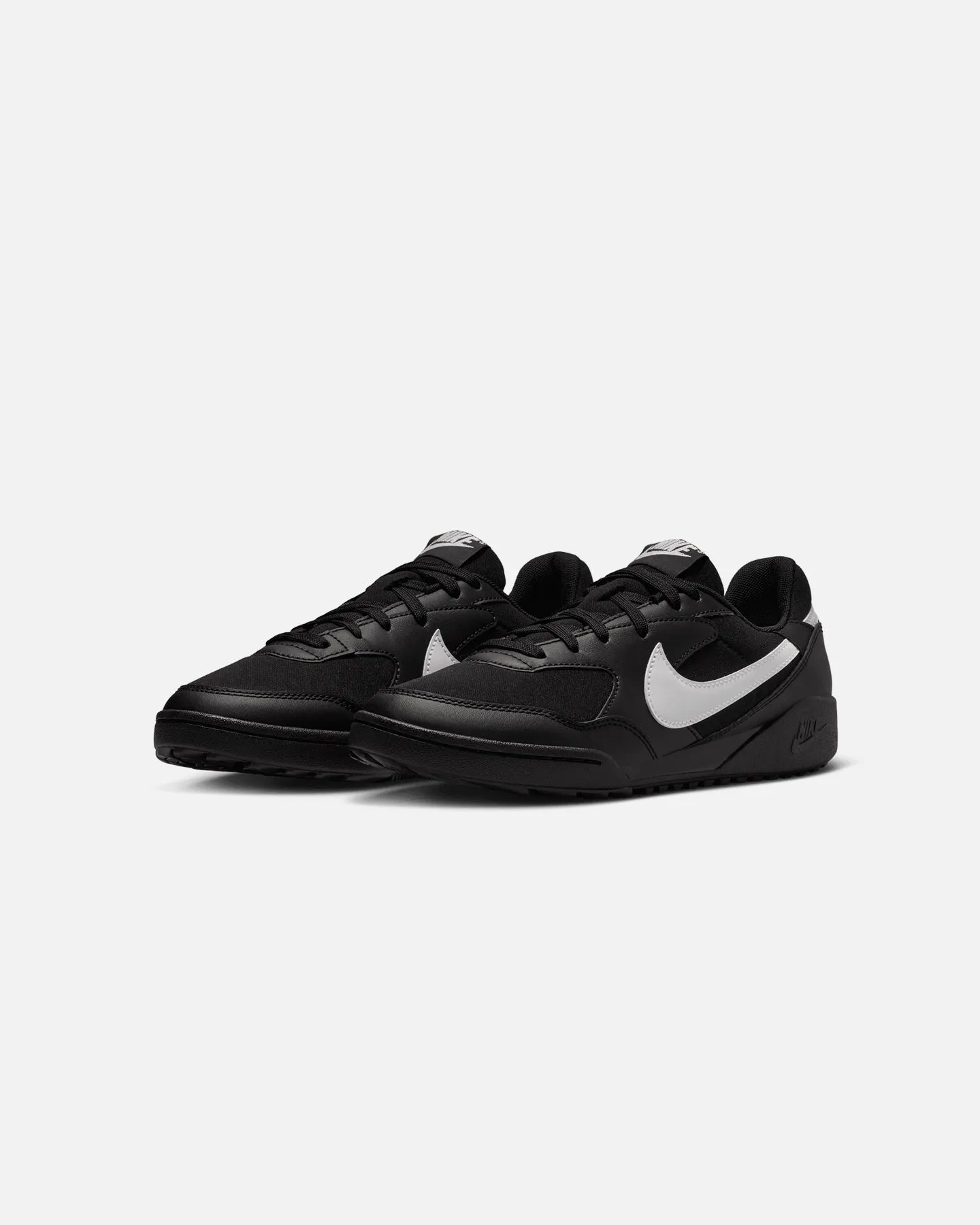Nike Women's Terra Manta Black/White Shock Dispersing Plate