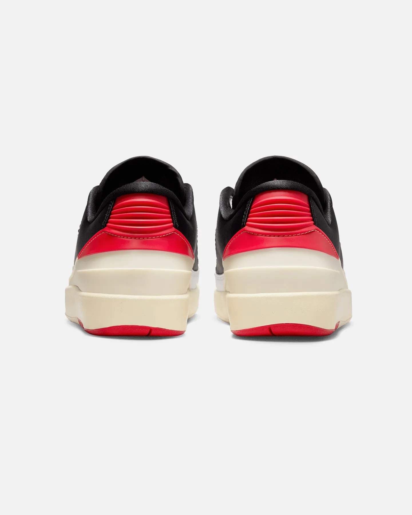 Jordan Women's Air Jordan 2 Retro Low "Chicago" White/University Red Waterproof Outdoor Travel Durable Build Minimalist Fans
