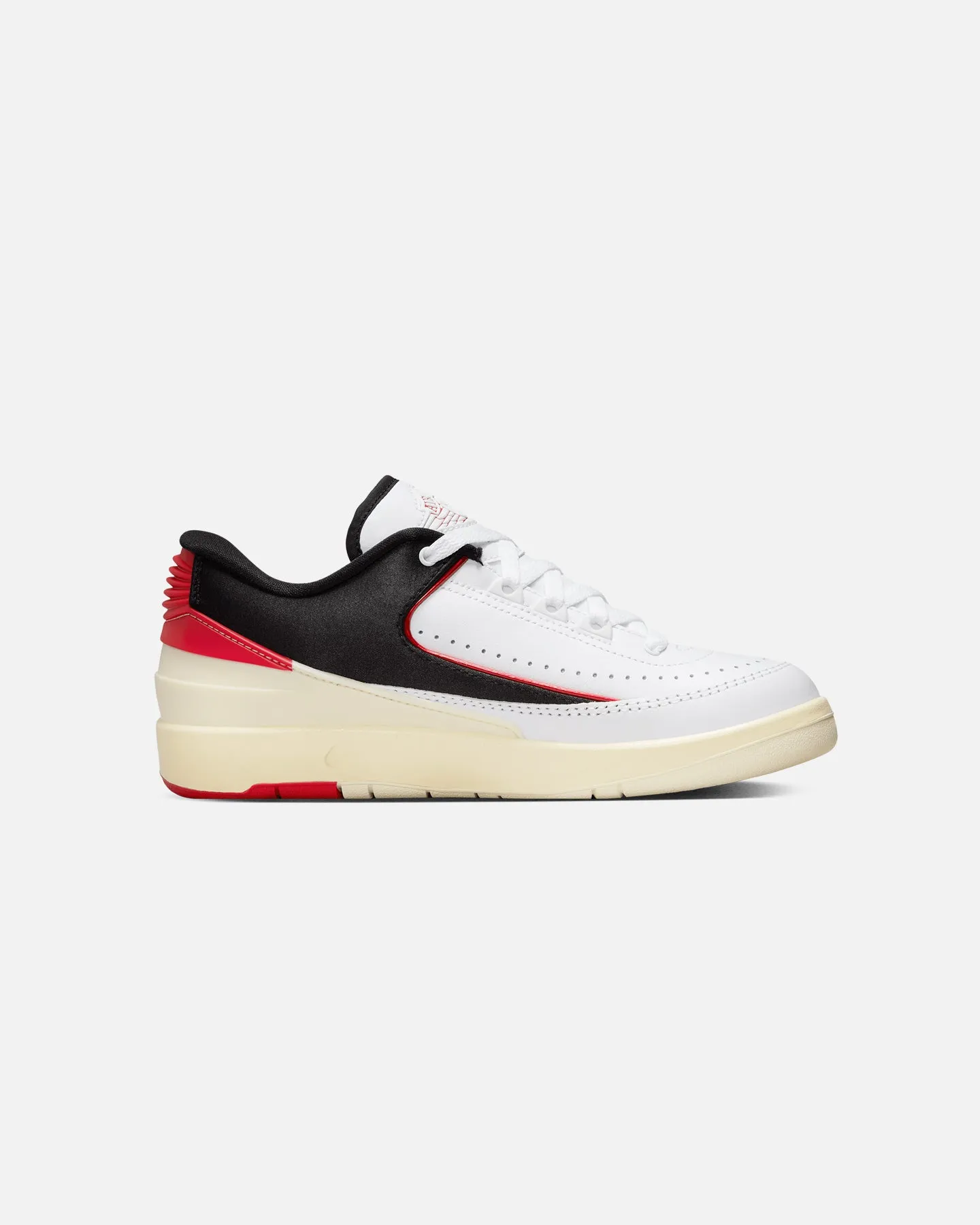 Flex grooves Comfort Fit Jordan Women's Air Jordan 2 Retro Low "Chicago" White/University Red