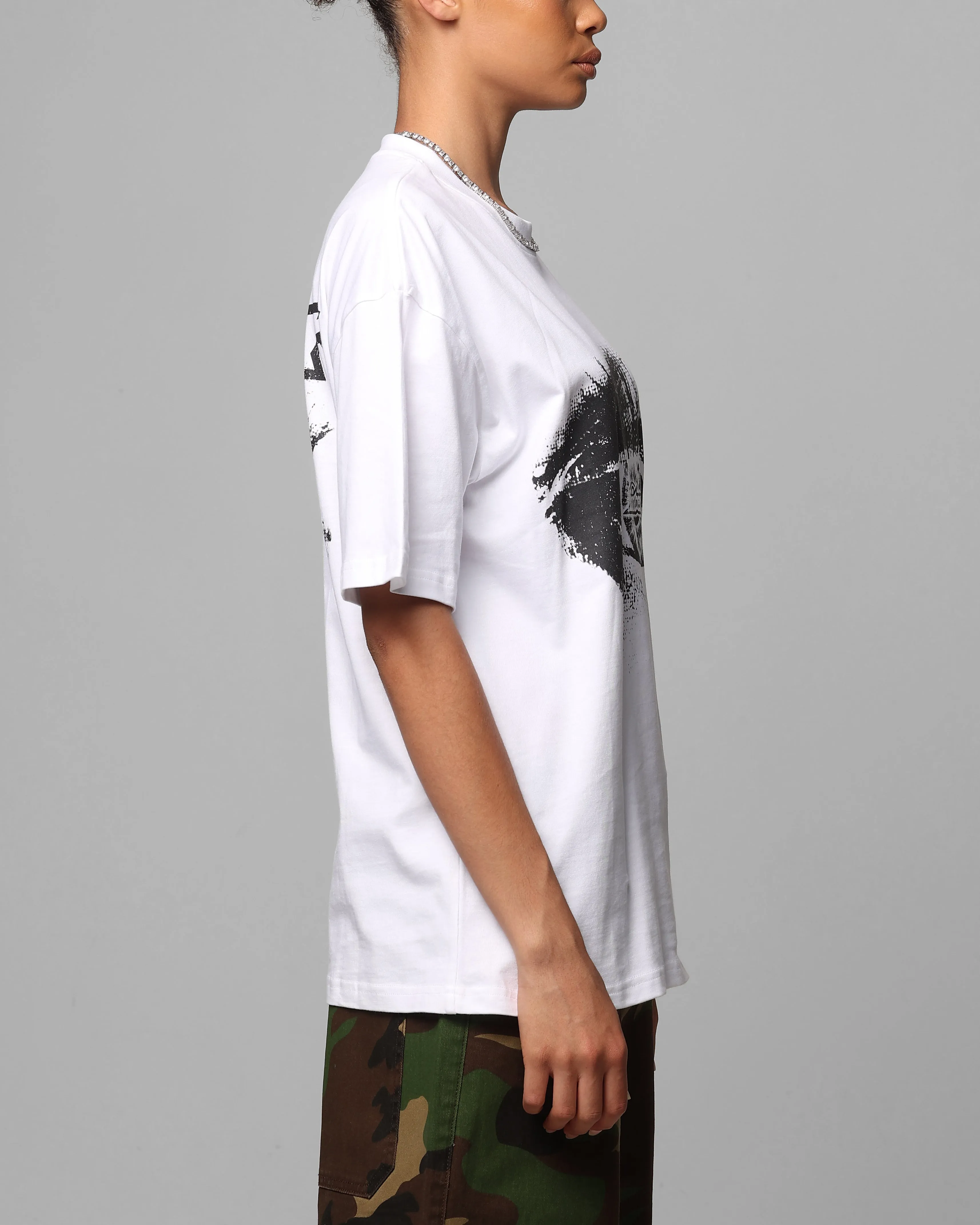 Daily Comfort Style Raw Edge Hem Loiter All Seeing Eye T-Shirt White