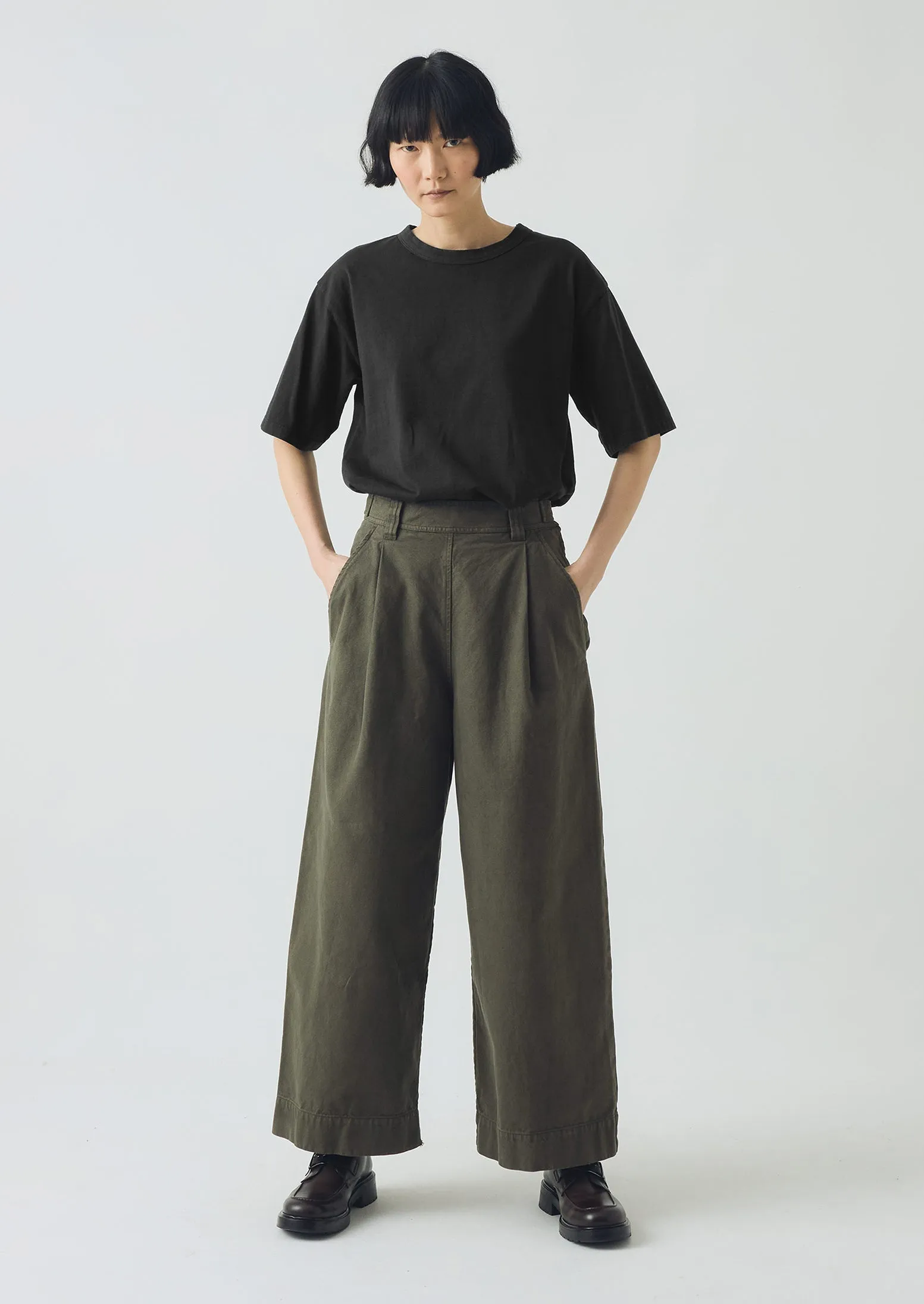 Non Binding Waist Cotton Canvas Pleat Front Pants | Dark Olive